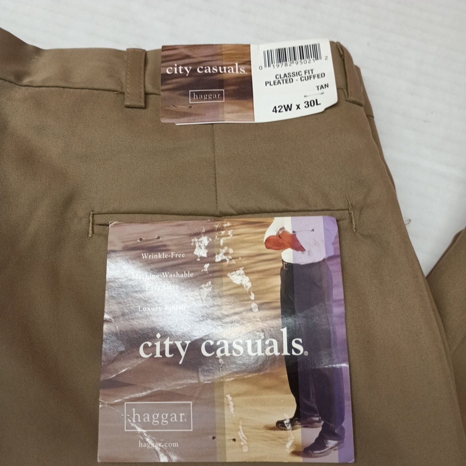 Haggar Haggar Pants Men's Size 42x30 Tan Classic Fit Pleated Cuffed Size US 42 / EU 58 - 2 Thumbnail