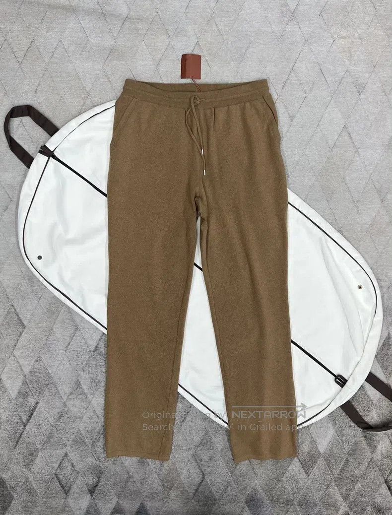 Loro Piana Loro Piana size XL Vicuna cashmere knitted jogger pants, cl Size US 27 - 1 Thumbnail