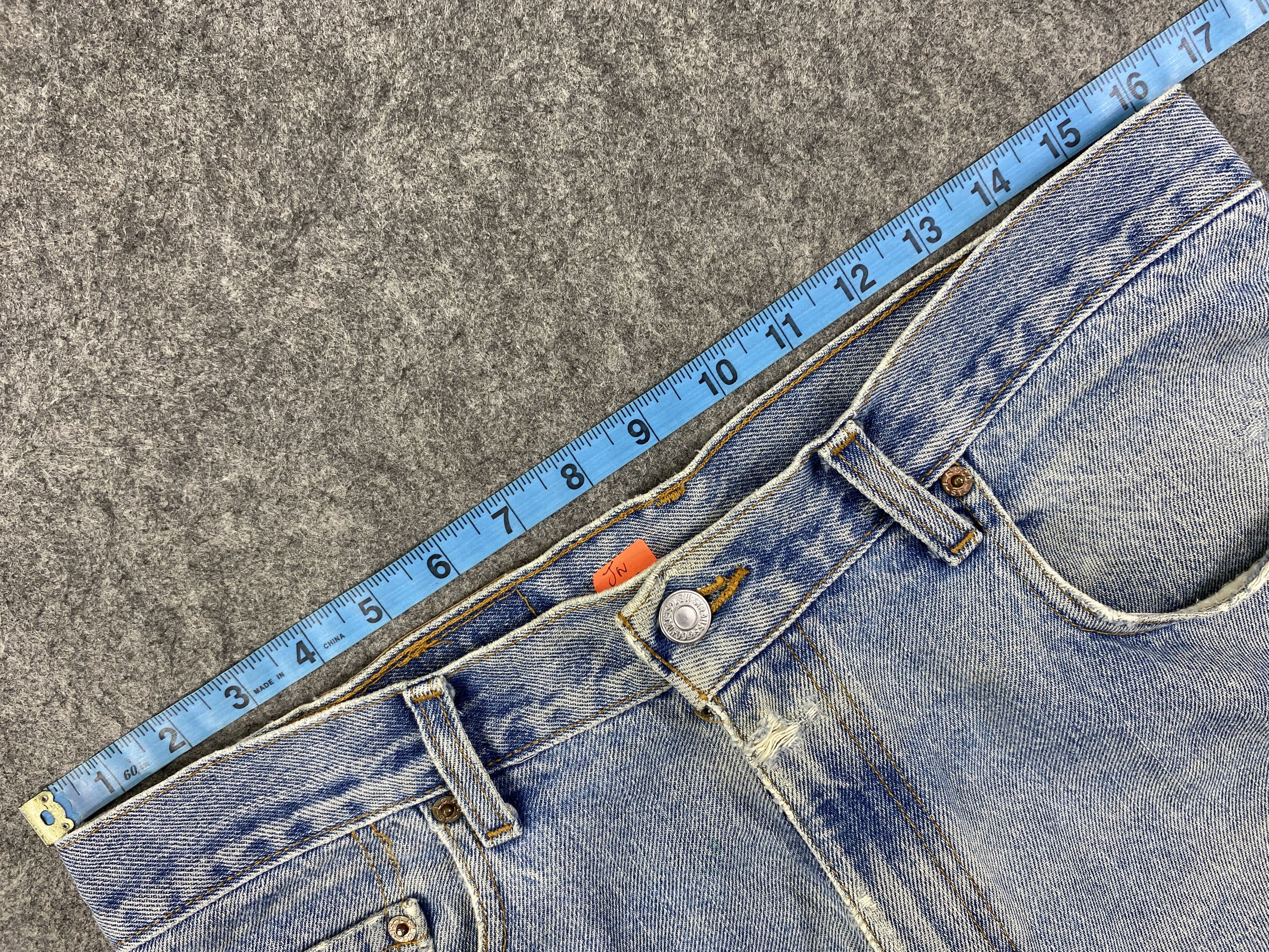 Levi's Distressed Blue Vintage Levi's 560 33x32 Denim -JN1993 Size US 33 - 5 Thumbnail