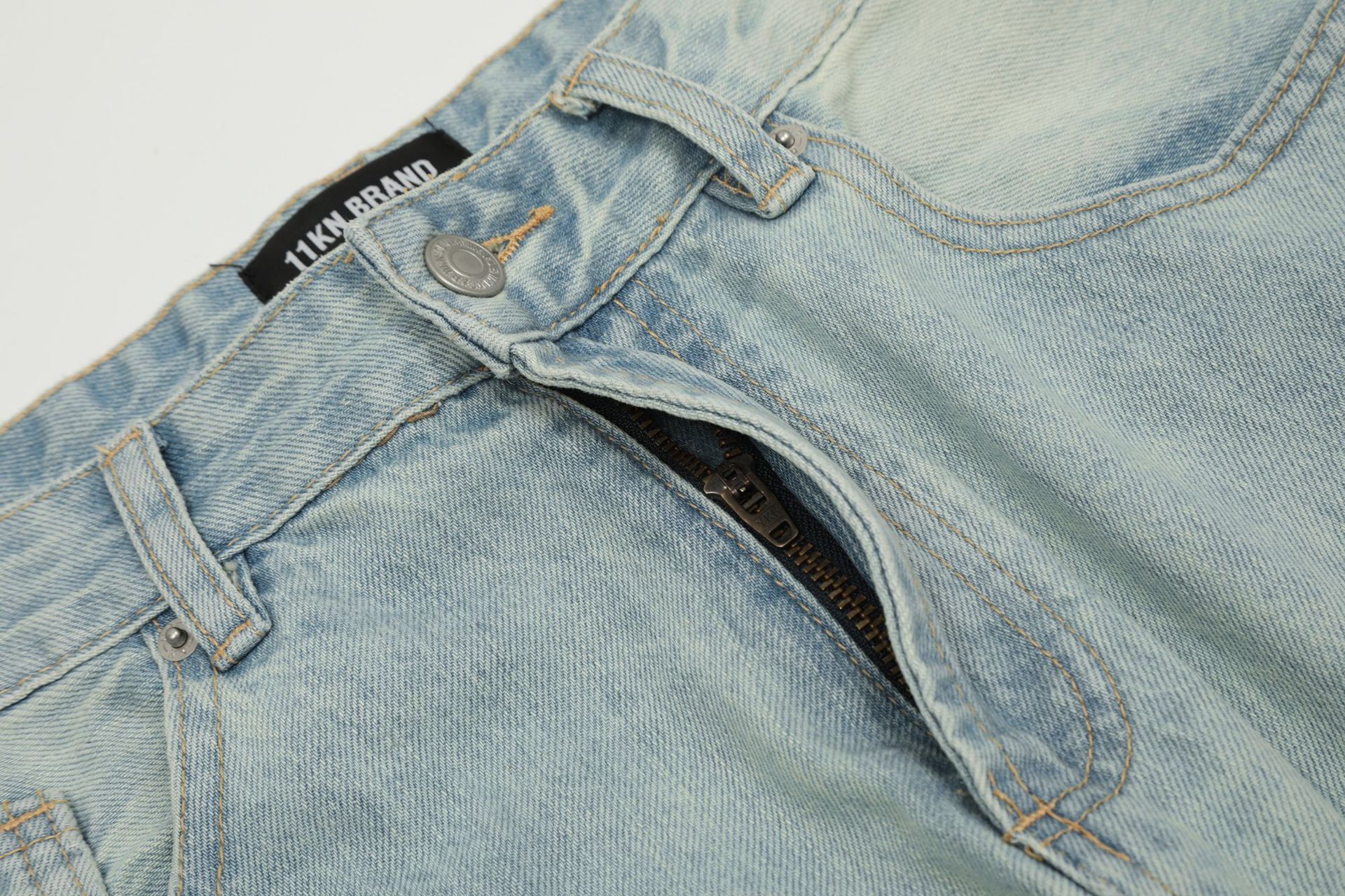 Vintage American men's vintage loose casual straight leg jeans Size US 32 / EU 48 - 3 Thumbnail