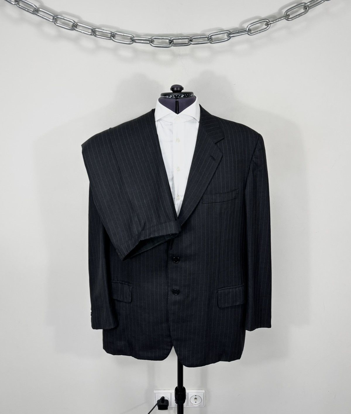 Holland & Sherry Holland & Sherry Men’s Dark Gray Pinstripe Wool Suit Size 52R - 1 Thumbnail