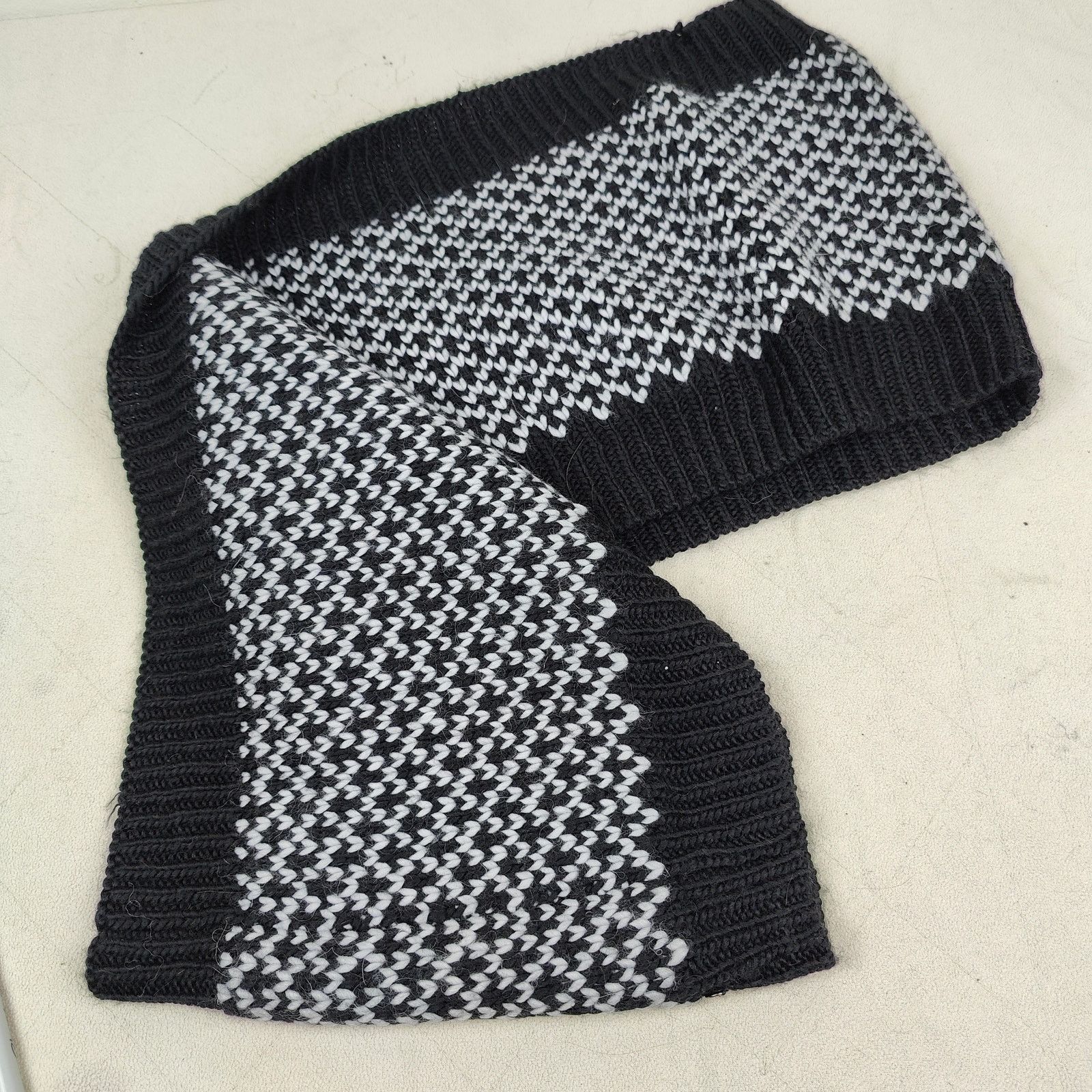 Lululemon Lululemon Infinitely Mad Scarf Silver Slate Black Thick Knit Size ONE SIZE - 3 Thumbnail