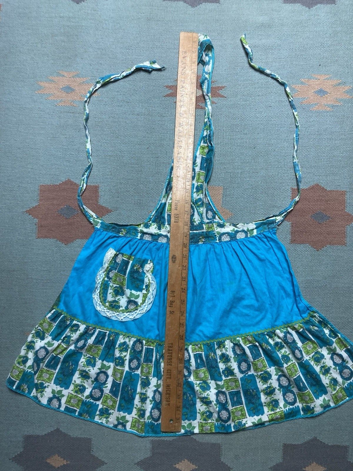 Vintage 1960s half apron floral print flowers lace cotton kitchen Size ONE SIZE - 7 Thumbnail