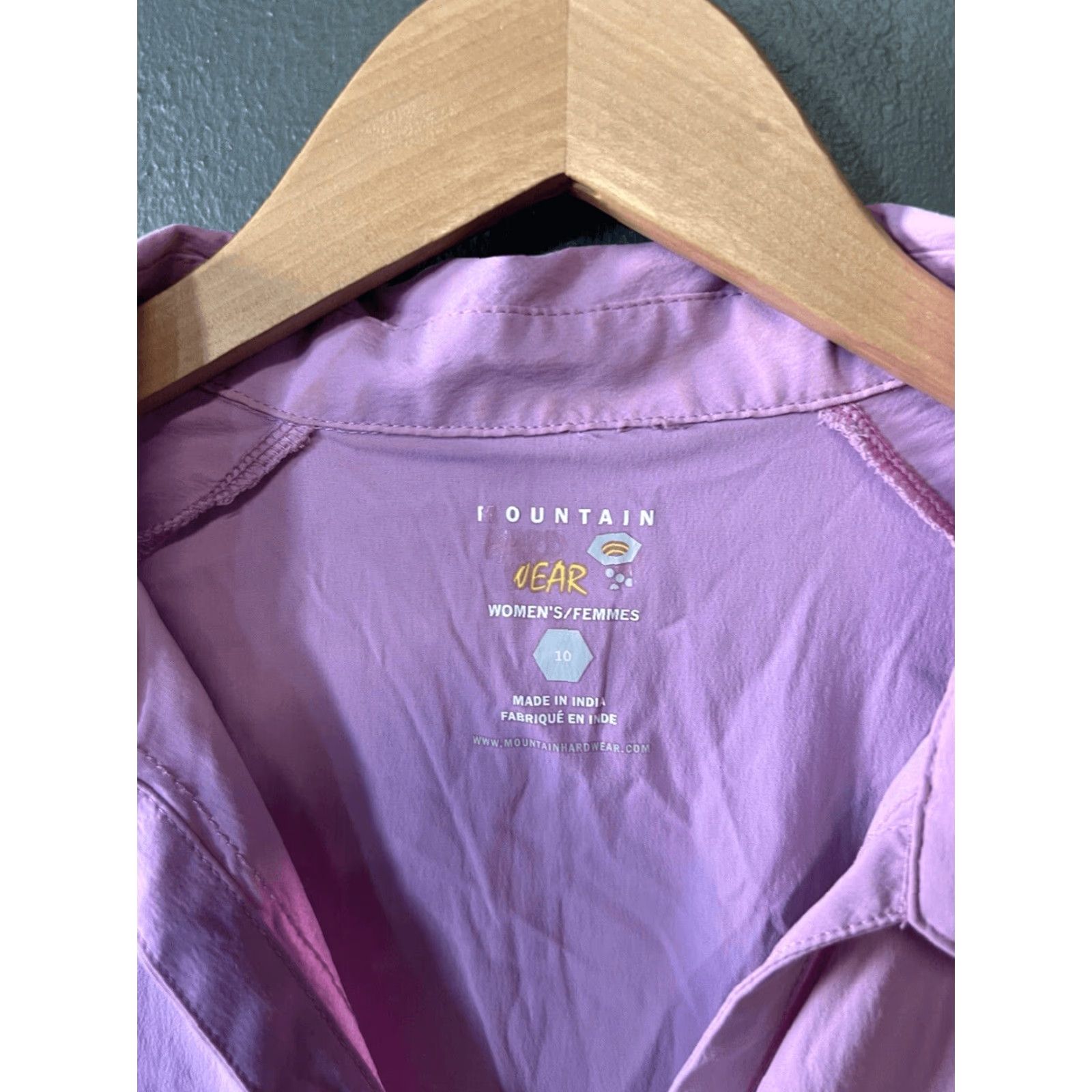 Mountain Hardwear VINTAGE Mountain Hardwear Womens Purple Short Sleeve Button-Up Shirt Nylon 10 Purple Women Shirt 10 Size L / US 10 / IT 46 - 3 Thumbnail