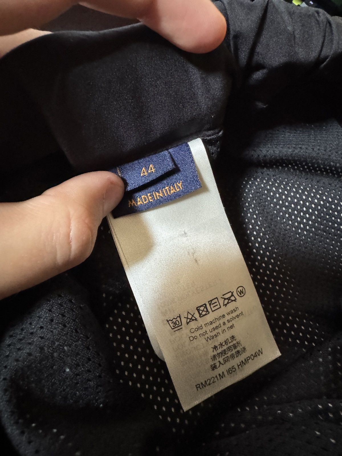 Louis Vuitton Louis Vuitton 2054 Heat Reactive Monogram Logo Track Pants Size US 44 / EU 60 - 9 Thumbnail