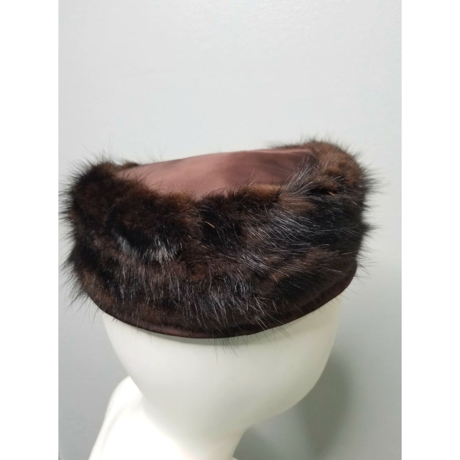 Vintage Vintage Union Made Pillbox Hat 1950s Brown Mink Fur Satin 22 Size ONE SIZE - 5 Thumbnail