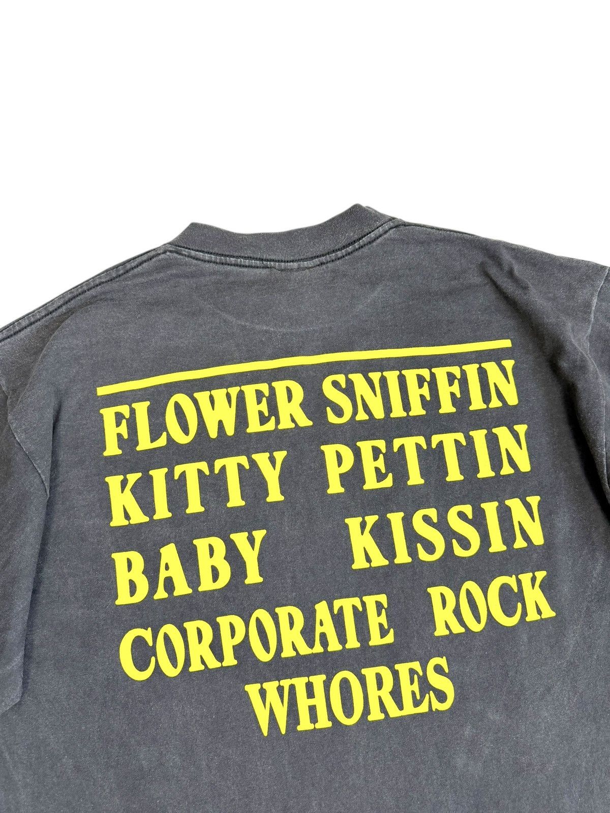 Band Tees Vintage 90s Nirvana Yellow Smiley Gray Faded Long sleeve Size US L / EU 52-54 / 3 - 4 Thumbnail