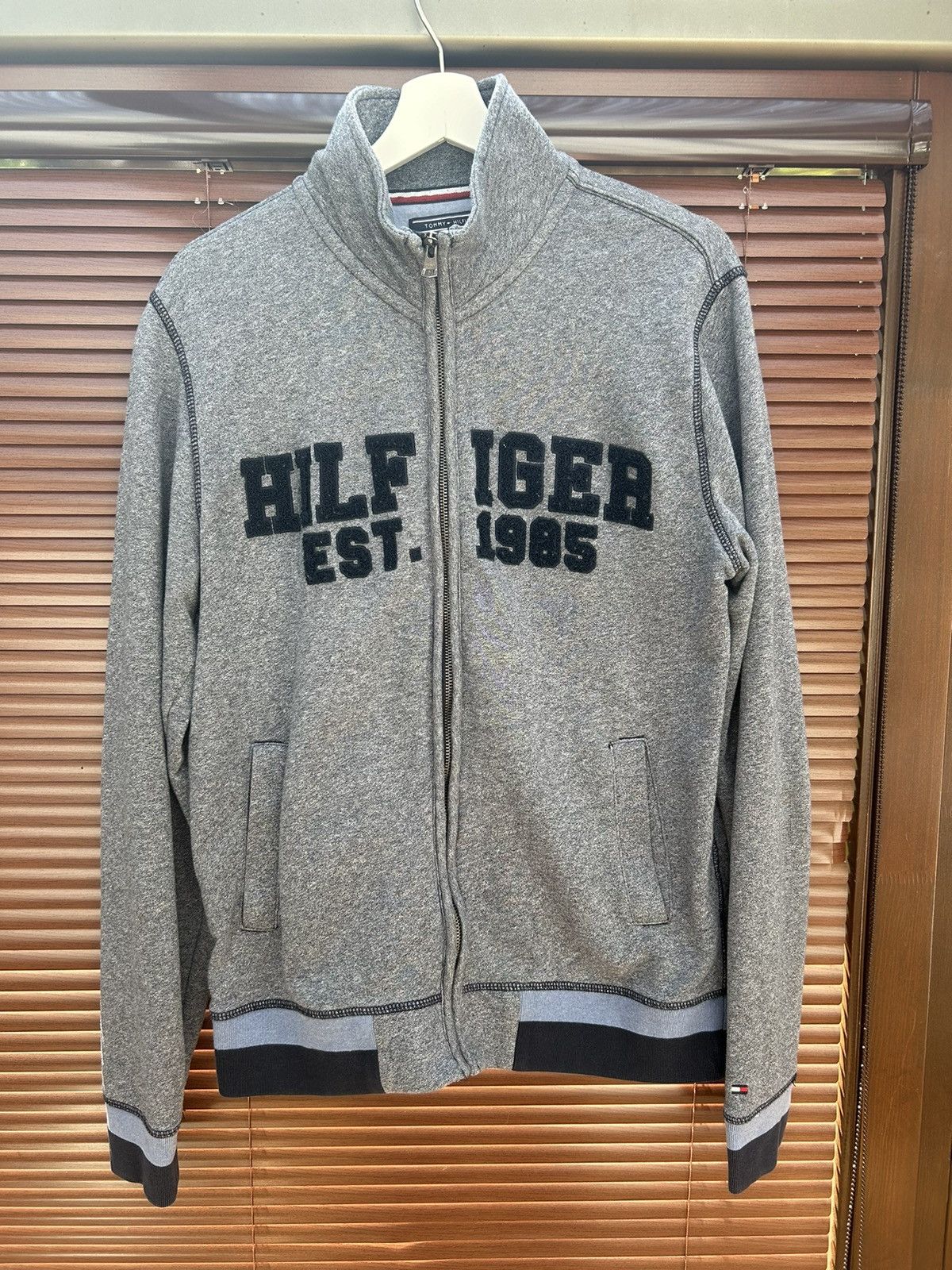 Tommy Hilfiger Tommy Hilfiger Vintage Size US L / EU 52-54 / 3 - 1 Thumbnail