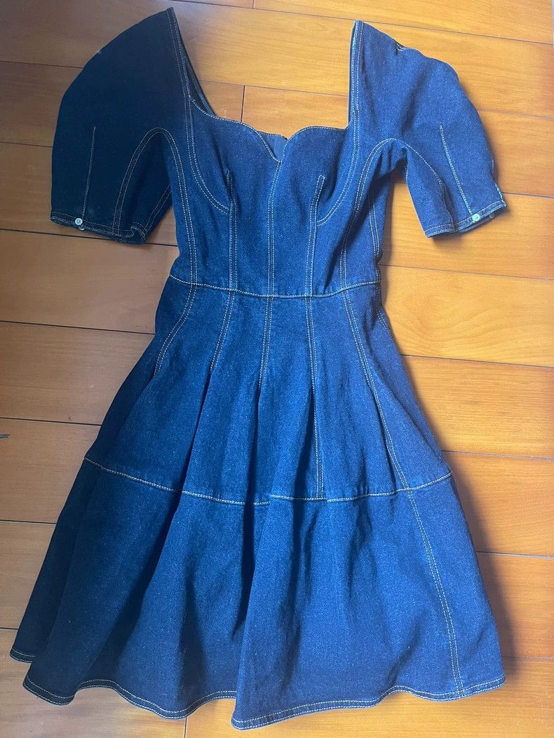 Alexander McQueen Alexander McQUEEN size 36 Cowboy short sleeved dress 2505- Size XS / US 0-2 / IT 36-38 - 1 Thumbnail