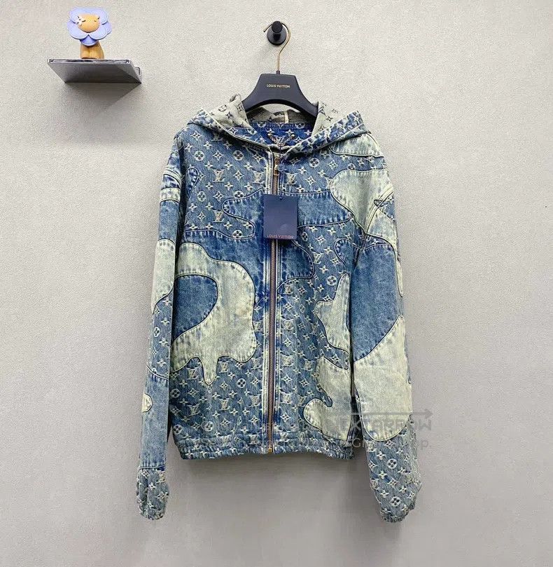 Louis Vuitton Louis Vuitton Patchwork presbyopic logo printed blue denim Size US M / EU 48-50 / 2 - 1 Thumbnail