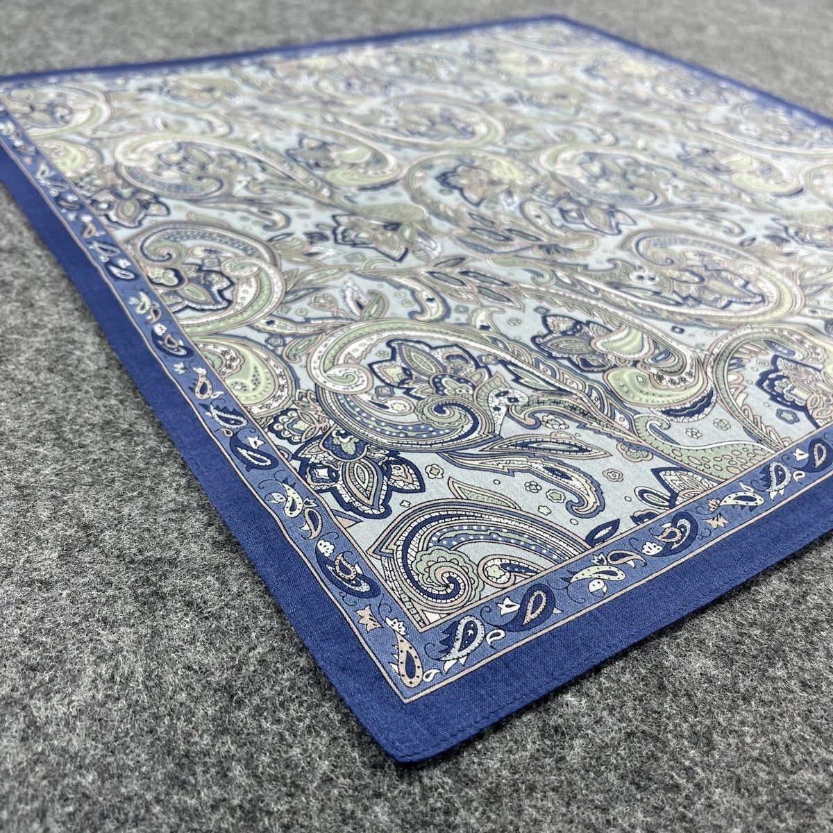 Hanae Mori × Japanese Brand Hanae Mori Paisley Handkerchief / Bandana / Neckerchief B212 Size ONE SIZE - 6 Thumbnail