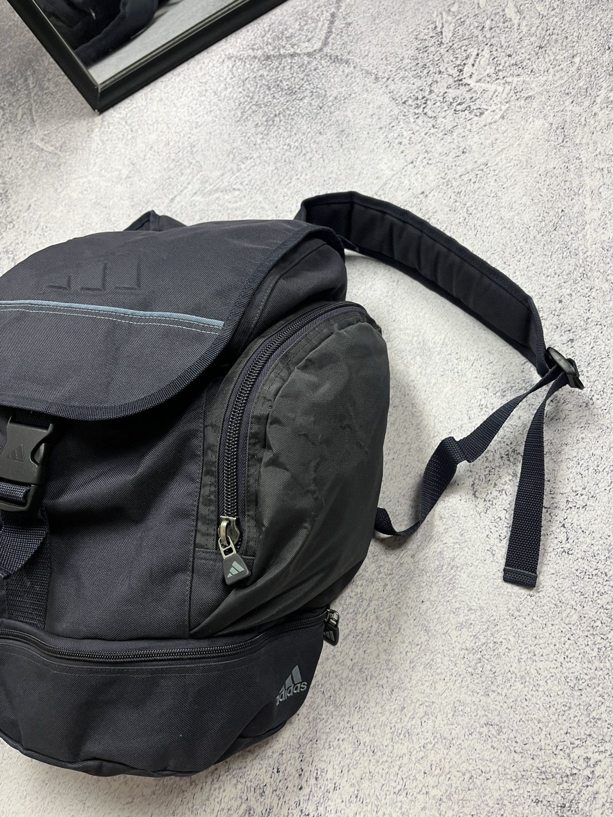 Adidas Vintage Adidas 00’s Y2K Logo Backpack Streetwear Hype Rare Size ONE SIZE - 4 Thumbnail