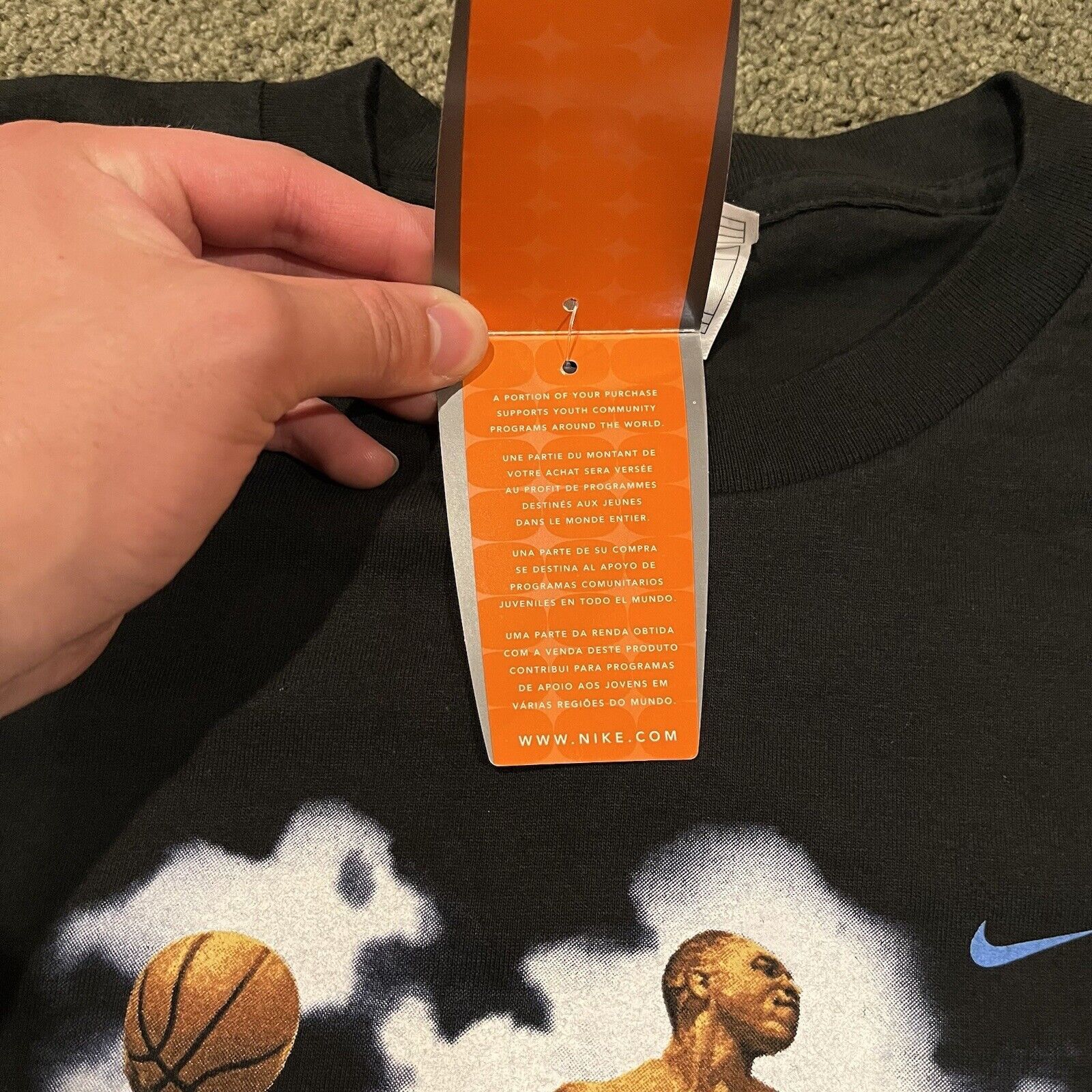 Nike VTG 90s Nike Basketball T Shirt Dunking Clouds Black LARGE Size US L / EU 52-54 / 3 - 7 Thumbnail