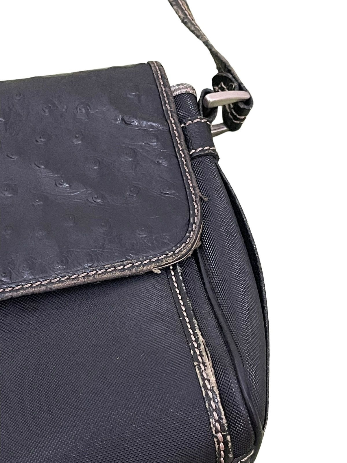 Gianfranco Ferre Cross Body Vtg Gianfranco Ferre Leather Sling Bag 2🟩 Size ONE SIZE - 10 Thumbnail