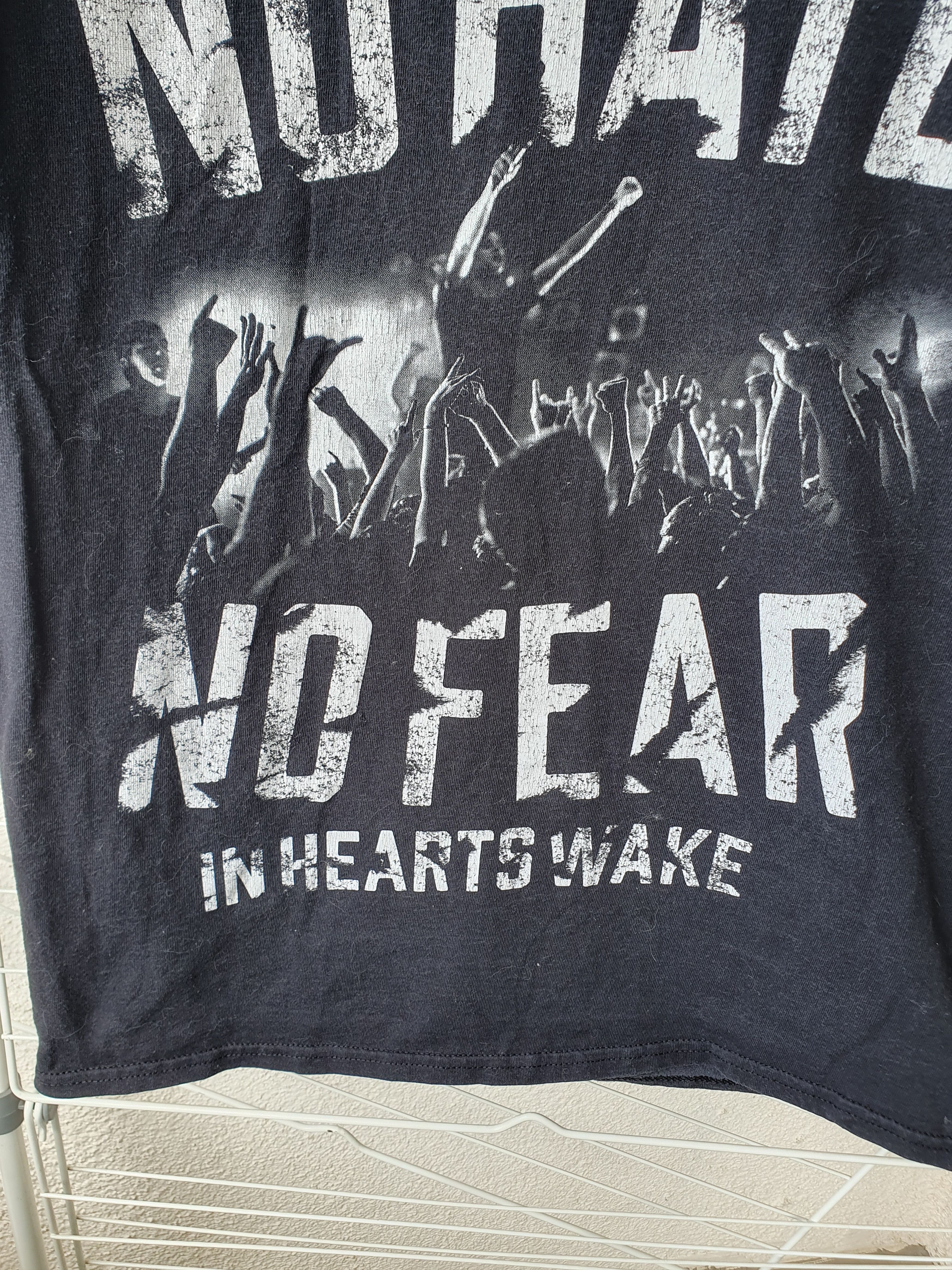 Band Tees In Hearts Wake No Hate No Fear Band T-shirt sz M Size US M / EU 48-50 / 2 - 3 Thumbnail