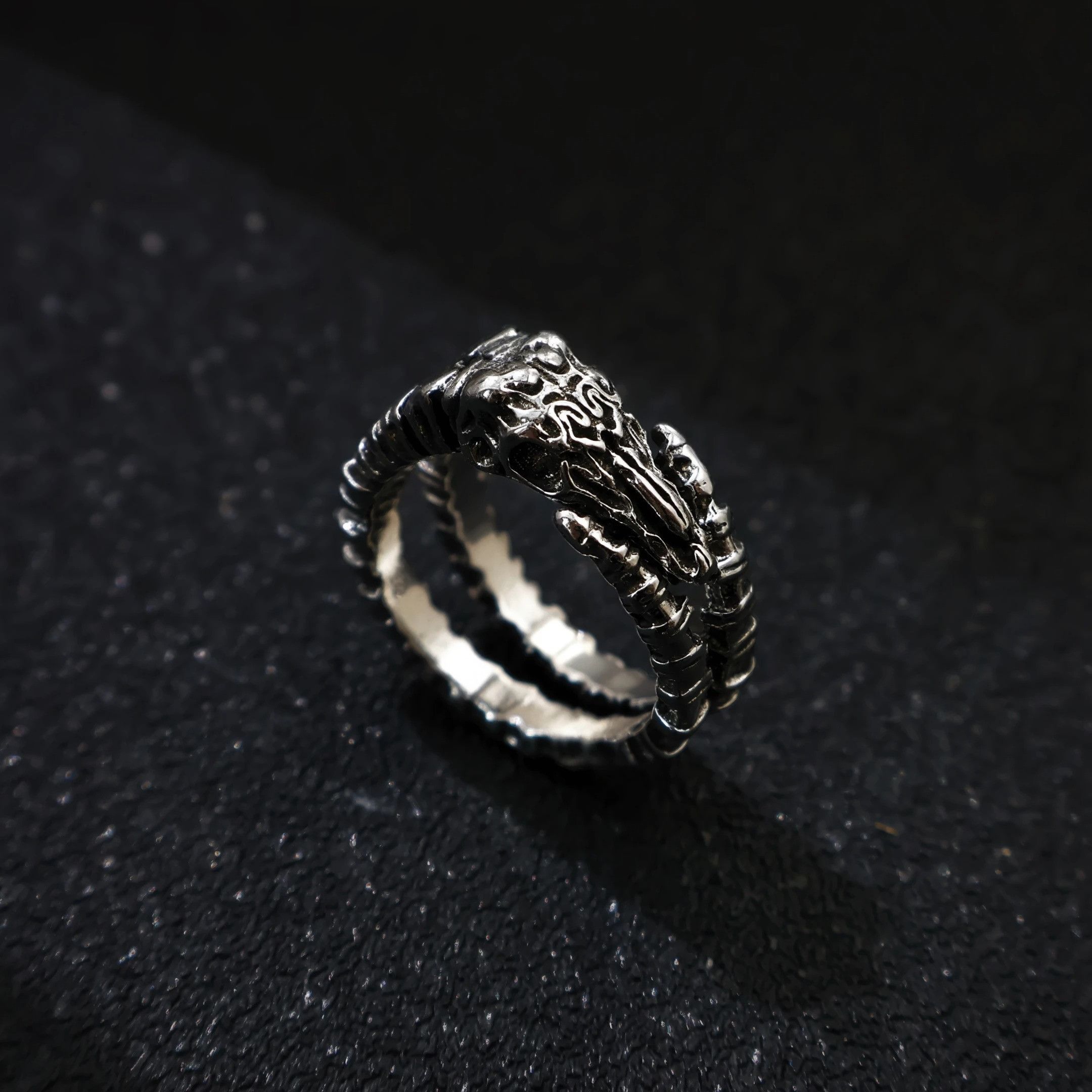 Vintage Retro Skull Horn Ring Size ONE SIZE - 6 Thumbnail