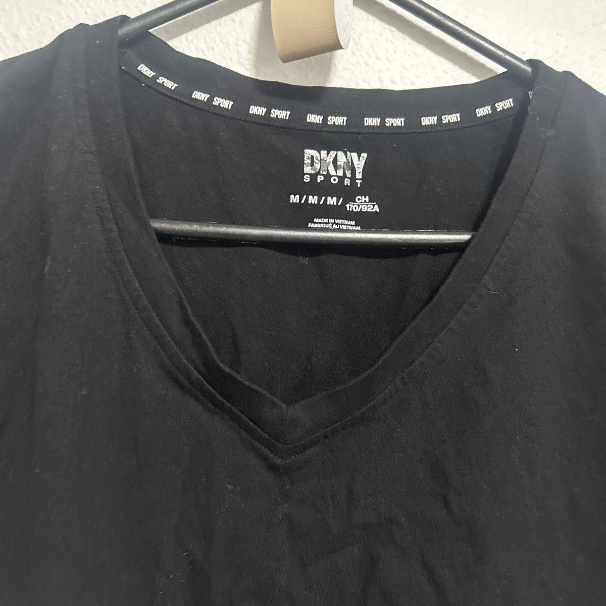 Other DKNY Black V neck shortsleeve t-shirt size M Size M / US 6-8 / IT 42-44 - 3 Thumbnail