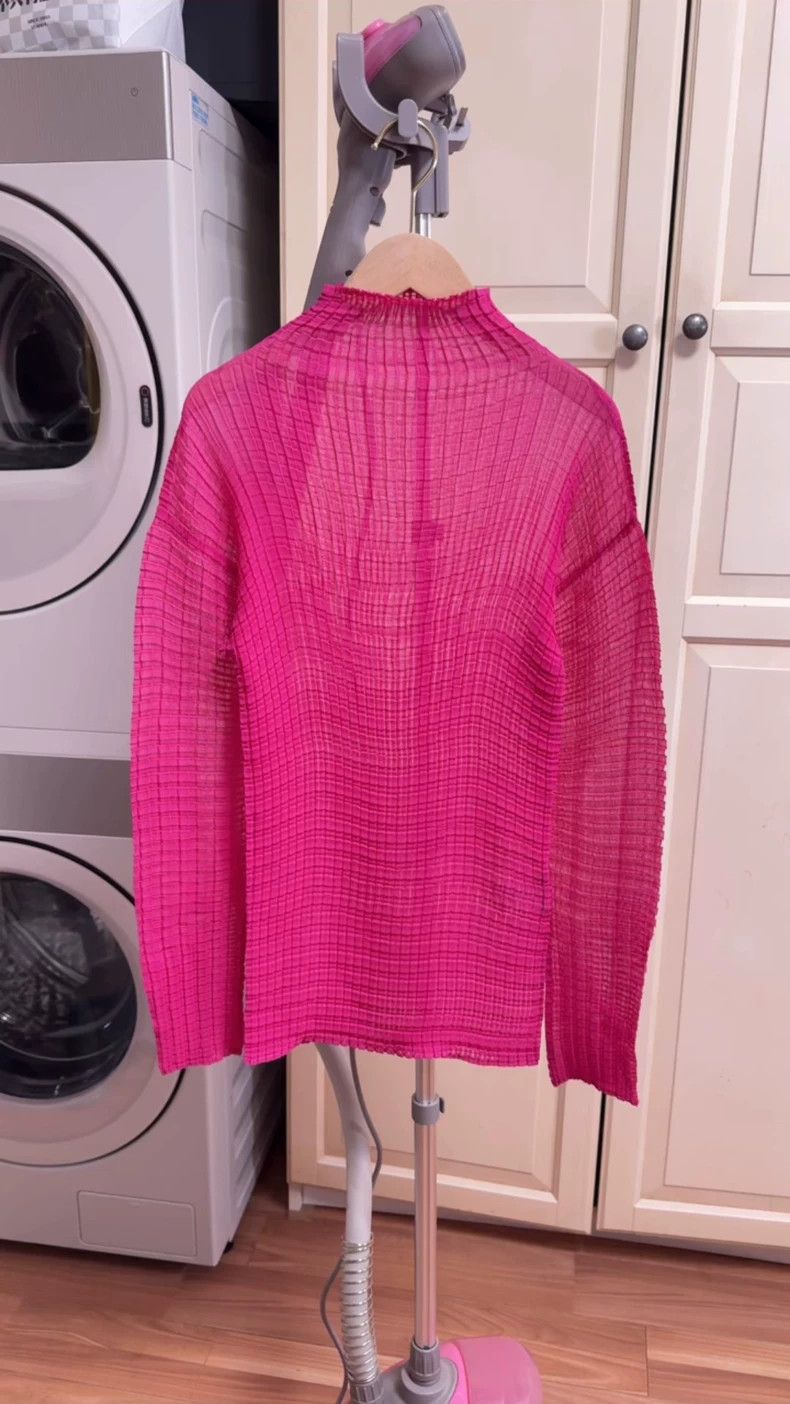 Issey Miyake issey miyake Rose red high collar and long sleeves Size M / US 6-8 / IT 42-44 - 1 Thumbnail