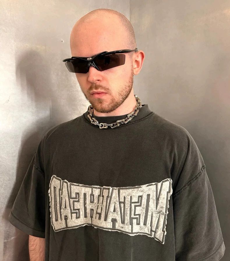 Balenciaga Balenciaga Washing to make old short-sleeved T-shirts Size US S / EU 44-46 / 1 - 7 Thumbnail
