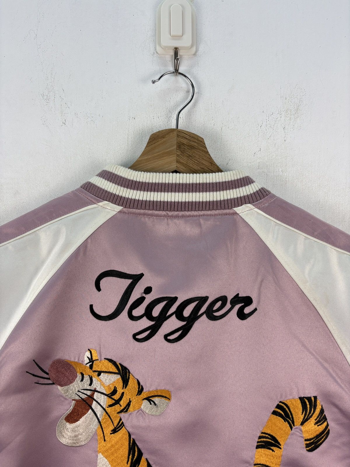 Disney Vintage Tokyo Disney Tigger The Pooh Bomber Jacket Size US S / EU 44-46 / 1 - 5 Thumbnail