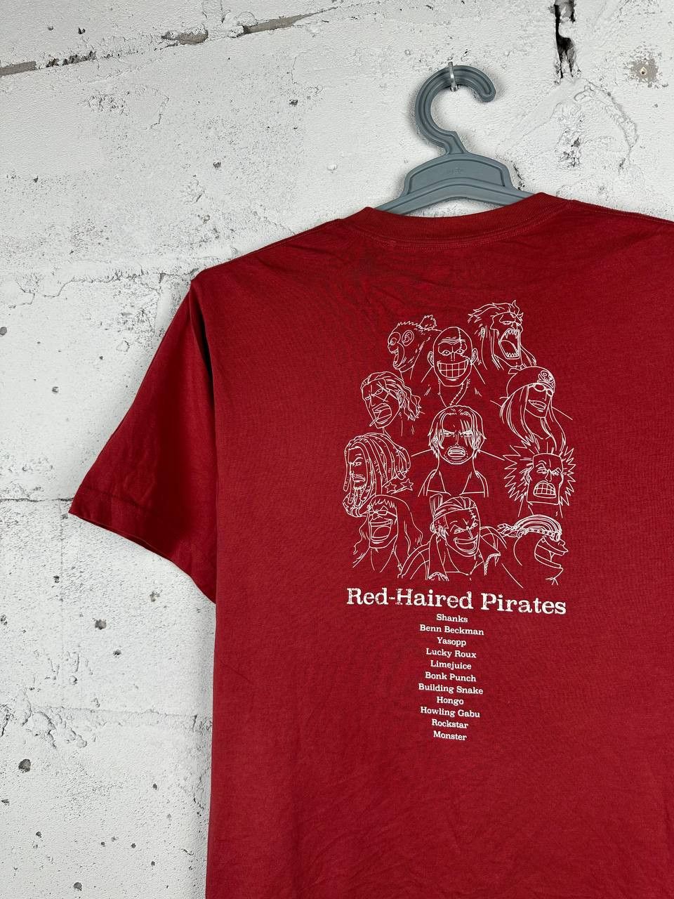 One Piece × Uniqlo Red Haired Pirates One Piece Uniqlo T Shirt Size US S / EU 44-46 / 1 - 1 Thumbnail