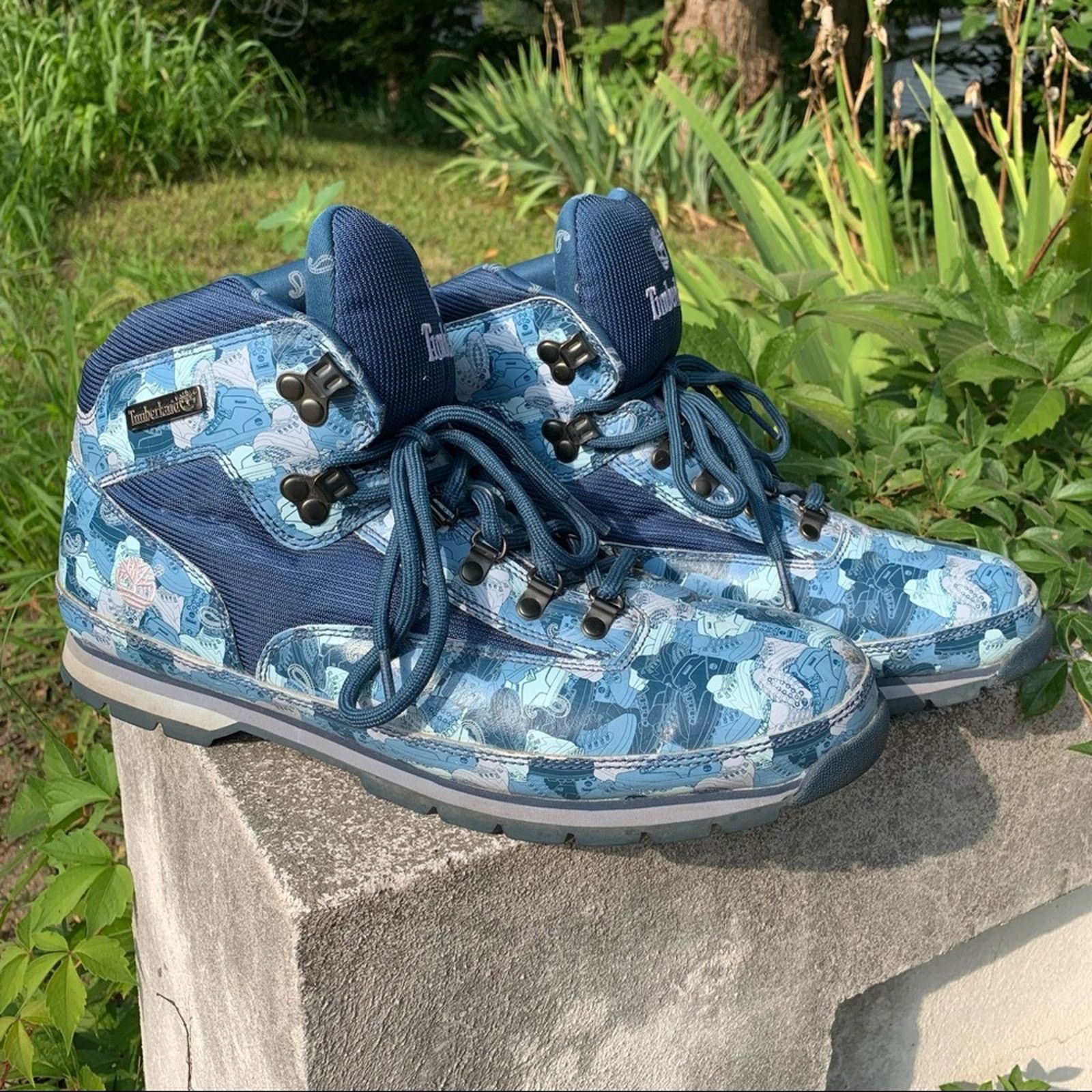 Blue camo timberland boots hotsell
