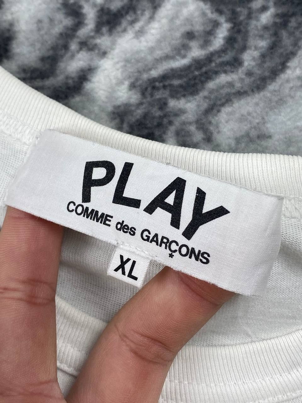 CDG by Comme des Garcons Comme Des Garçons Play Camo Heart T-Shirt Men Size XL White Size US XL / EU 56 / 4 - 7 Thumbnail