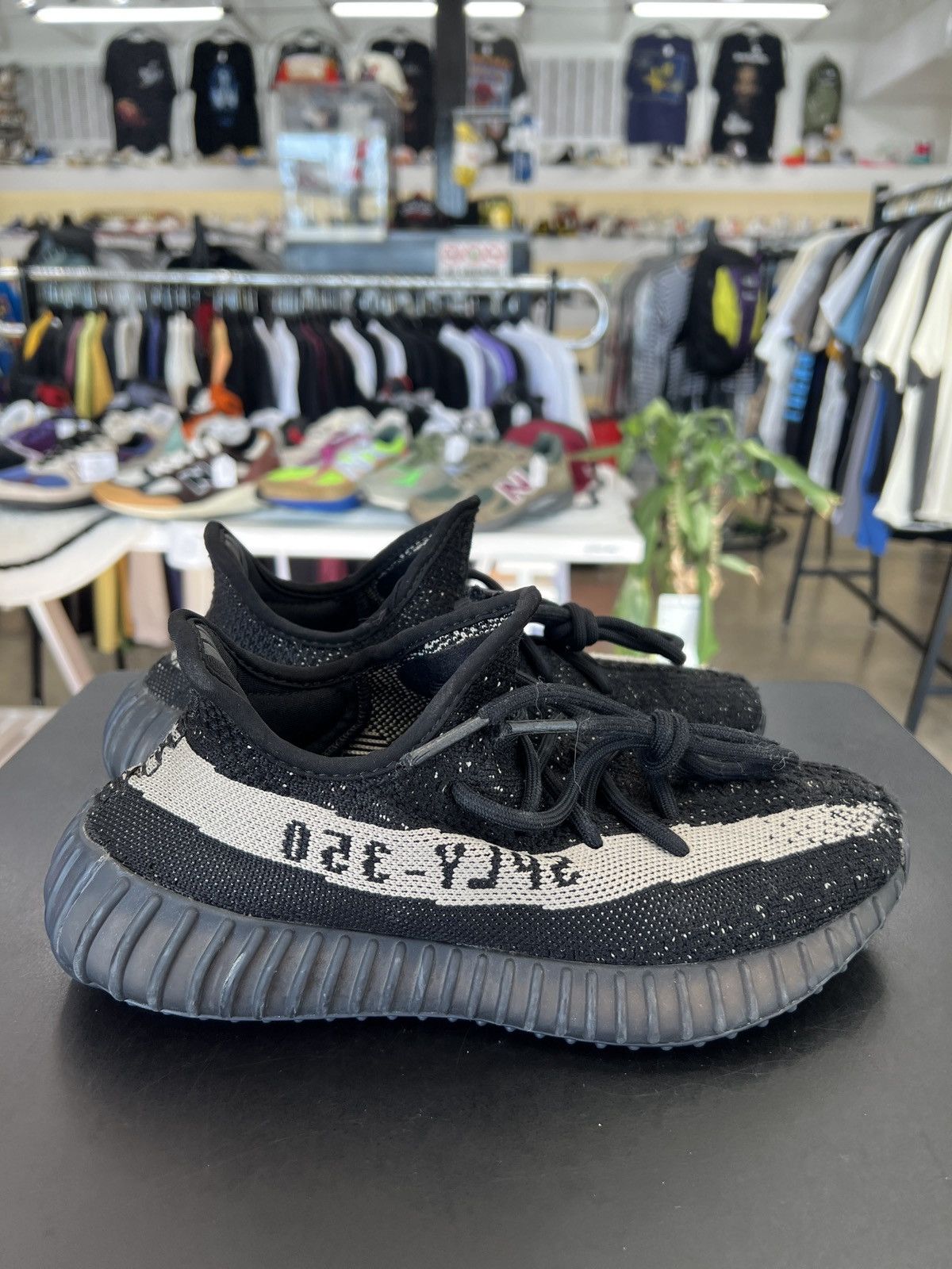 Adidas Adidas Yeezy 350 V2 Core Black White Oreo Sz. 5Y (2016) Size US 5 / EU 37 - 6 Thumbnail