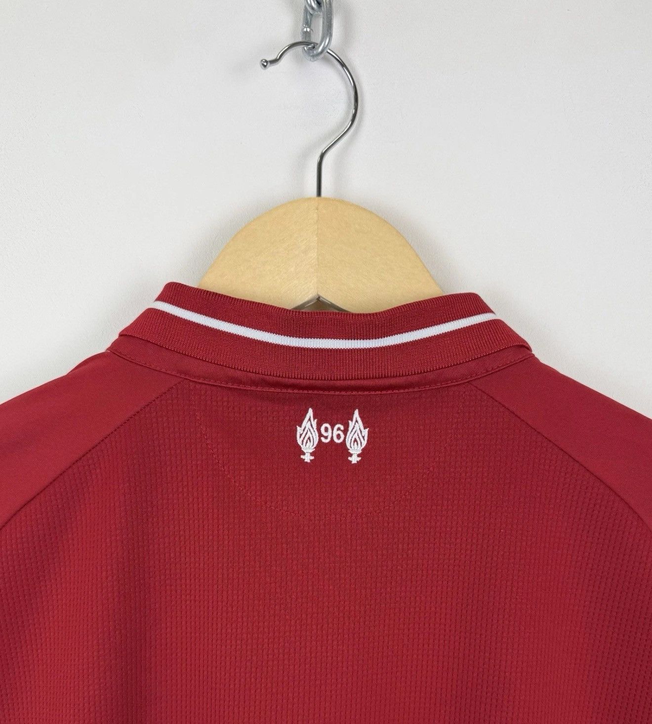 New Balance Liverpool 2018 2019 Home Soccer Jersey Football Shirt Top Size US M / EU 48-50 / 2 - 19 Thumbnail
