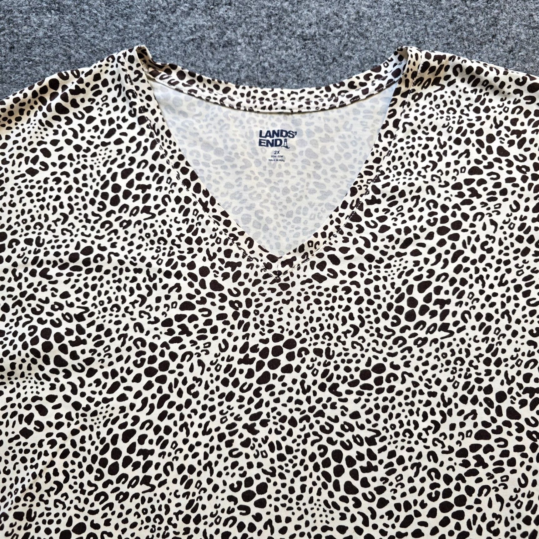 Lands' End Lands' End Top Womens 2X Tan Leopard V Neck Long Sleeve Stretch Casual Basic Shirt Womens Mens? Size XXL / US 16-18 / IT 52-54 - 2 Thumbnail