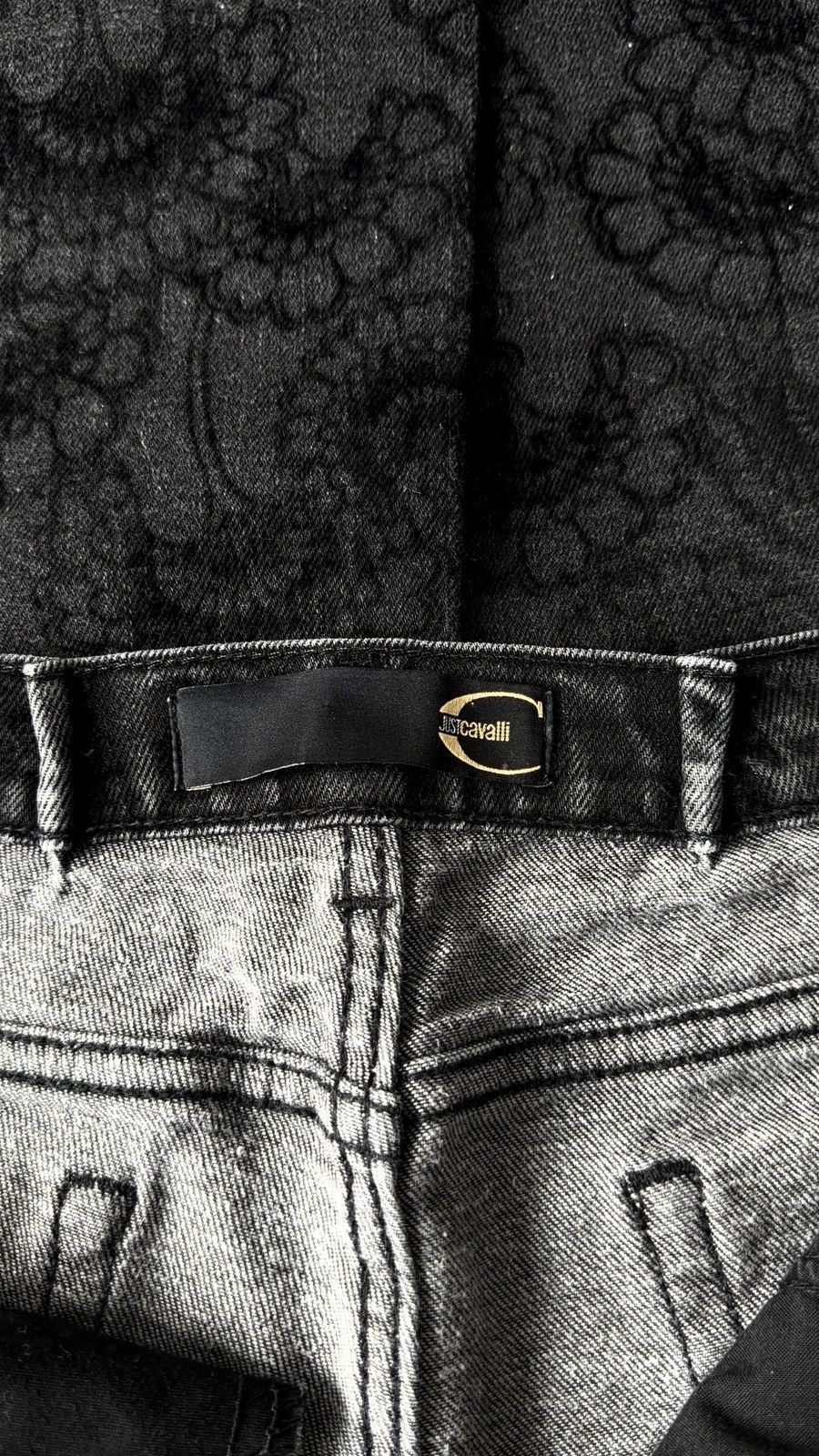 Roberto Cavalli Roberto Cavalli 2000s Black Flared Floral Printed Denim Jean Size US 33 - 10 Thumbnail
