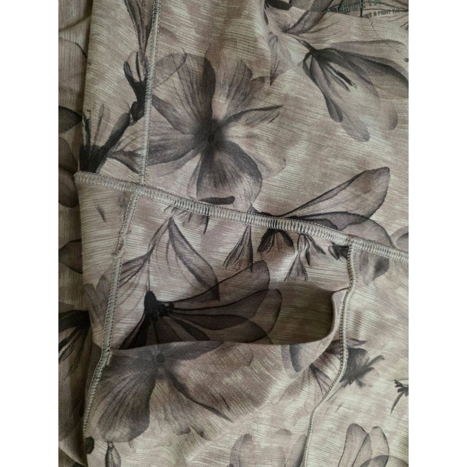Athleta Athleta Pocket Tight Yoga Leggings Pink Floral 3X A001268 Size 42" / US 20 - 9 Thumbnail