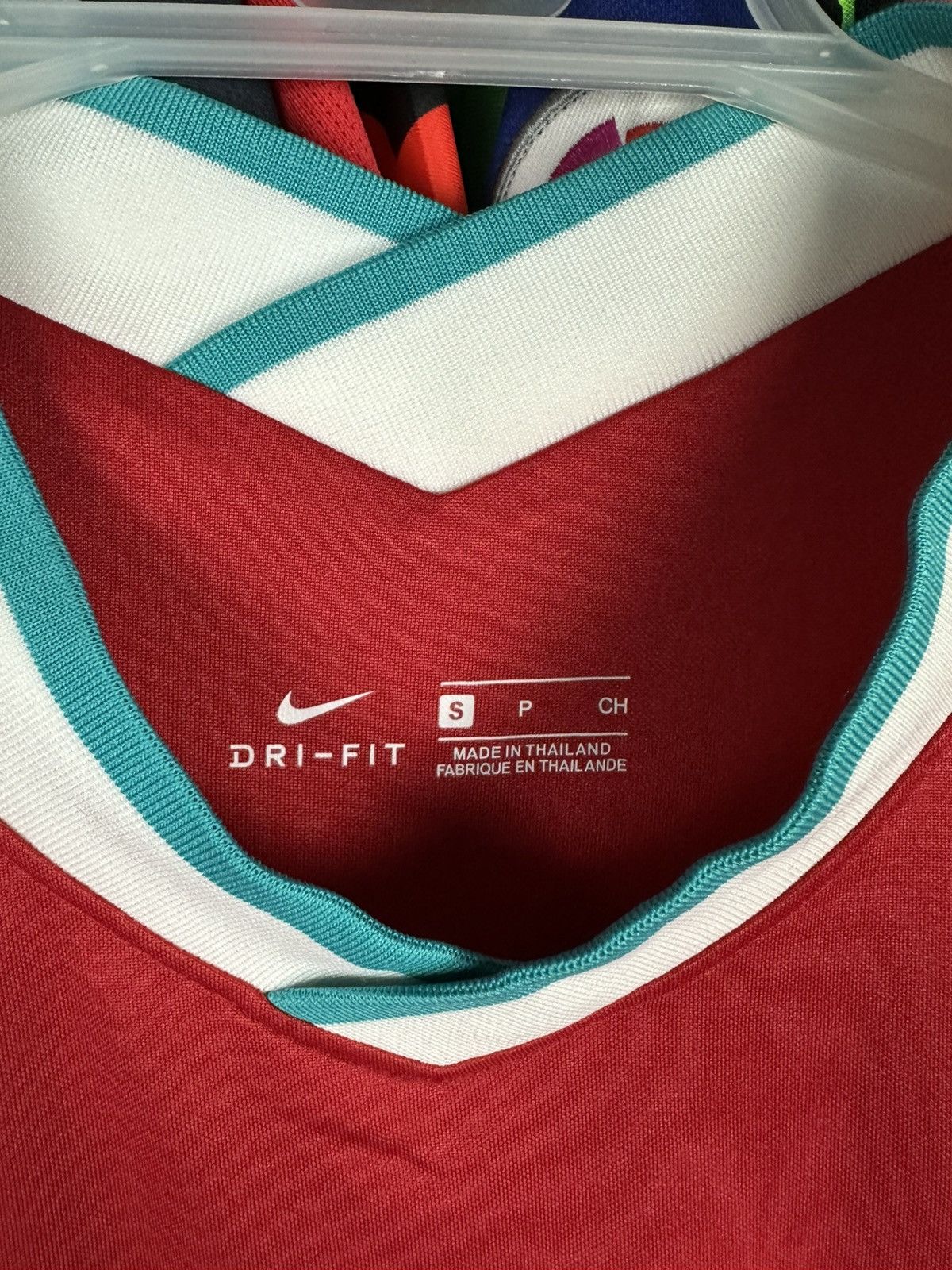 Other NIKE LIVERPOOL 2020 2021 HOME FOOTBALL SHIRT SOCCER JERSEY Size US S / EU 44-46 / 1 - 5 Thumbnail