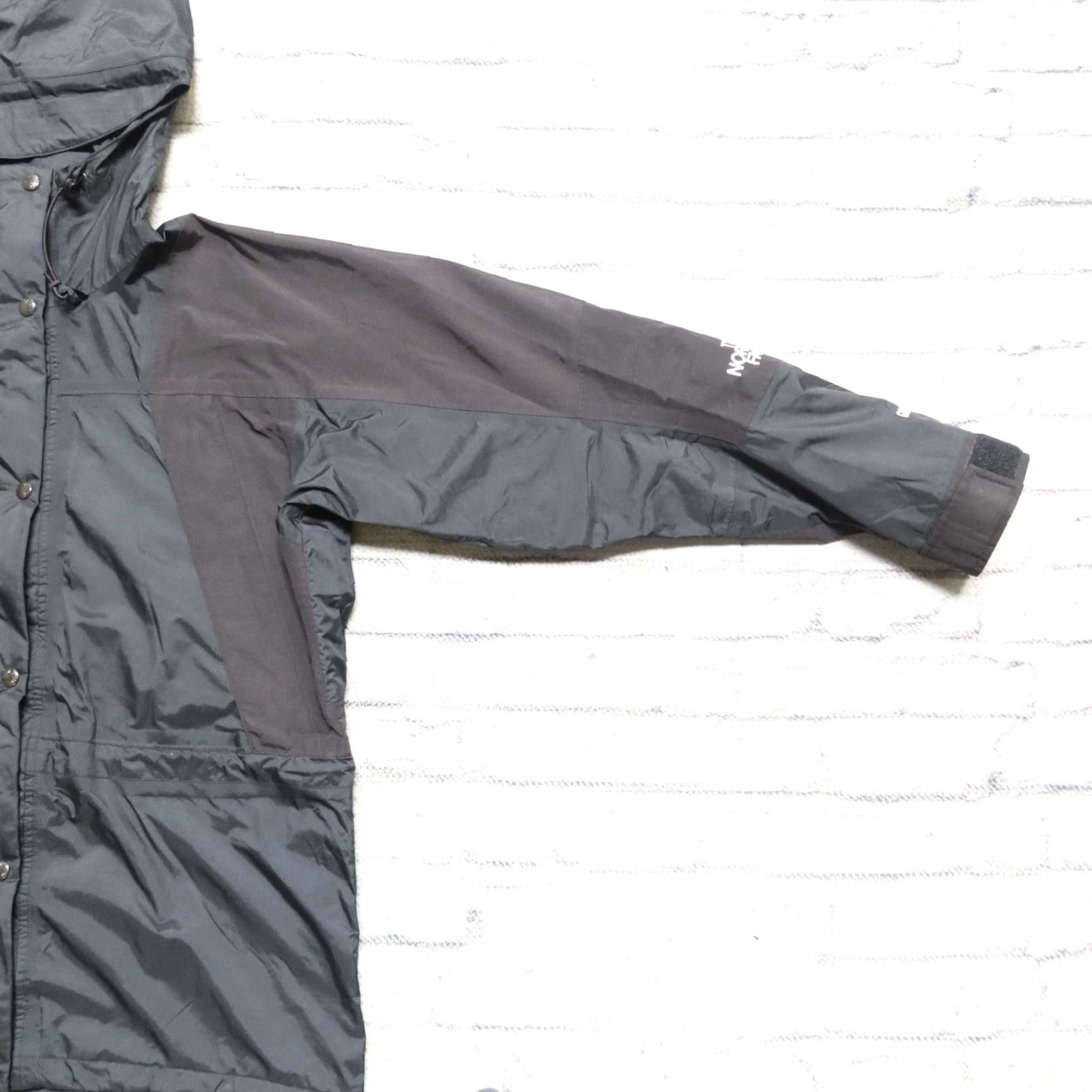 The North Face VINTAGE The North Face Goretex Mountain Light 2 Parka Jacket Mens M Black Size US M / EU 48-50 / 2 - 6 Thumbnail