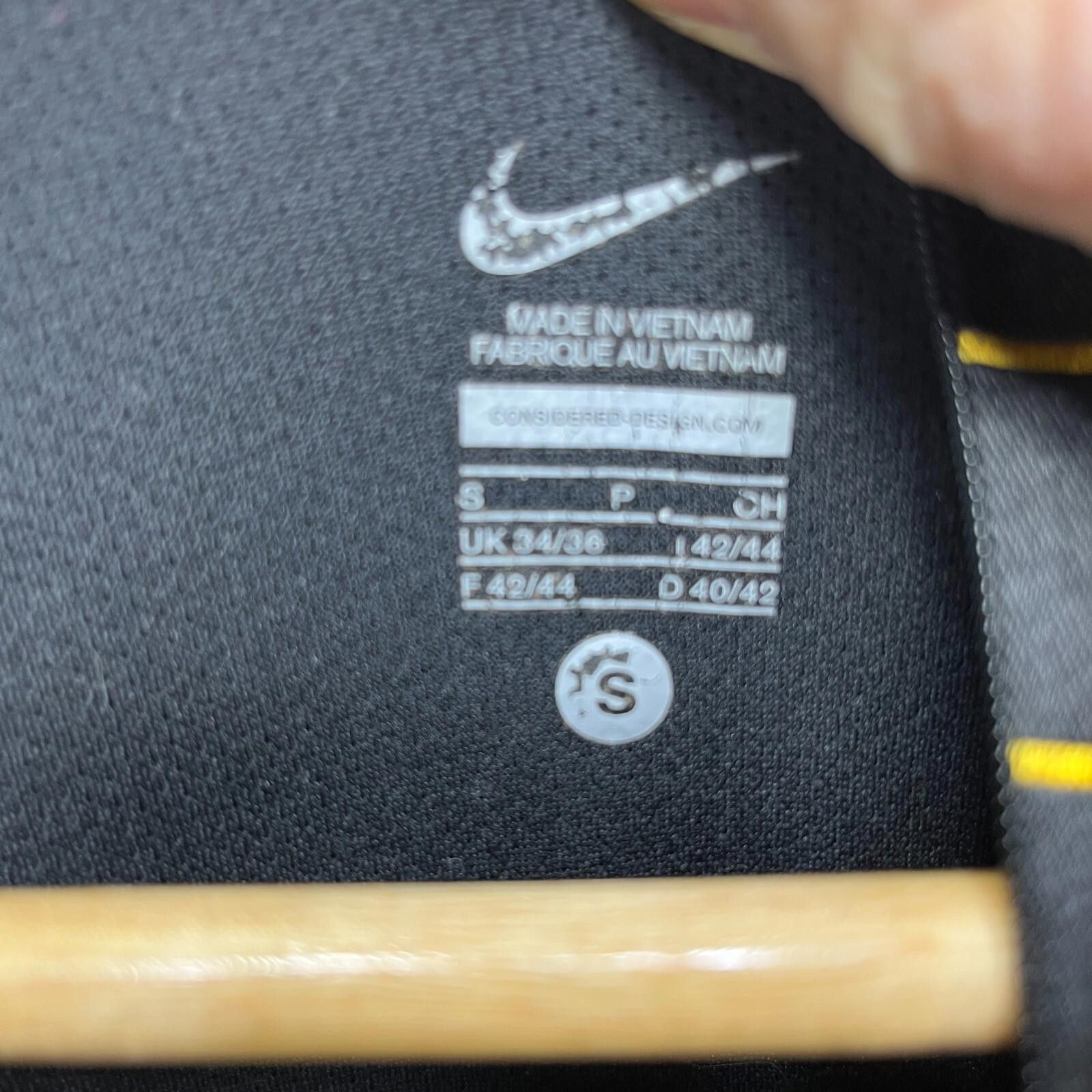 Nike Vintage Y2K Nike Livestrong Windbreaker Jacket Size Small Size US S / EU 44-46 / 1 - 4 Thumbnail