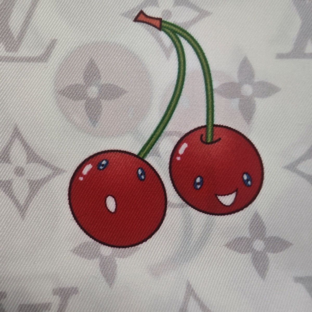 Louis Vuitton × Takashi Murakami Louis Vuitton x Murakami Cerise/Cherries silk scarf Size ONE SIZE - 4 Thumbnail