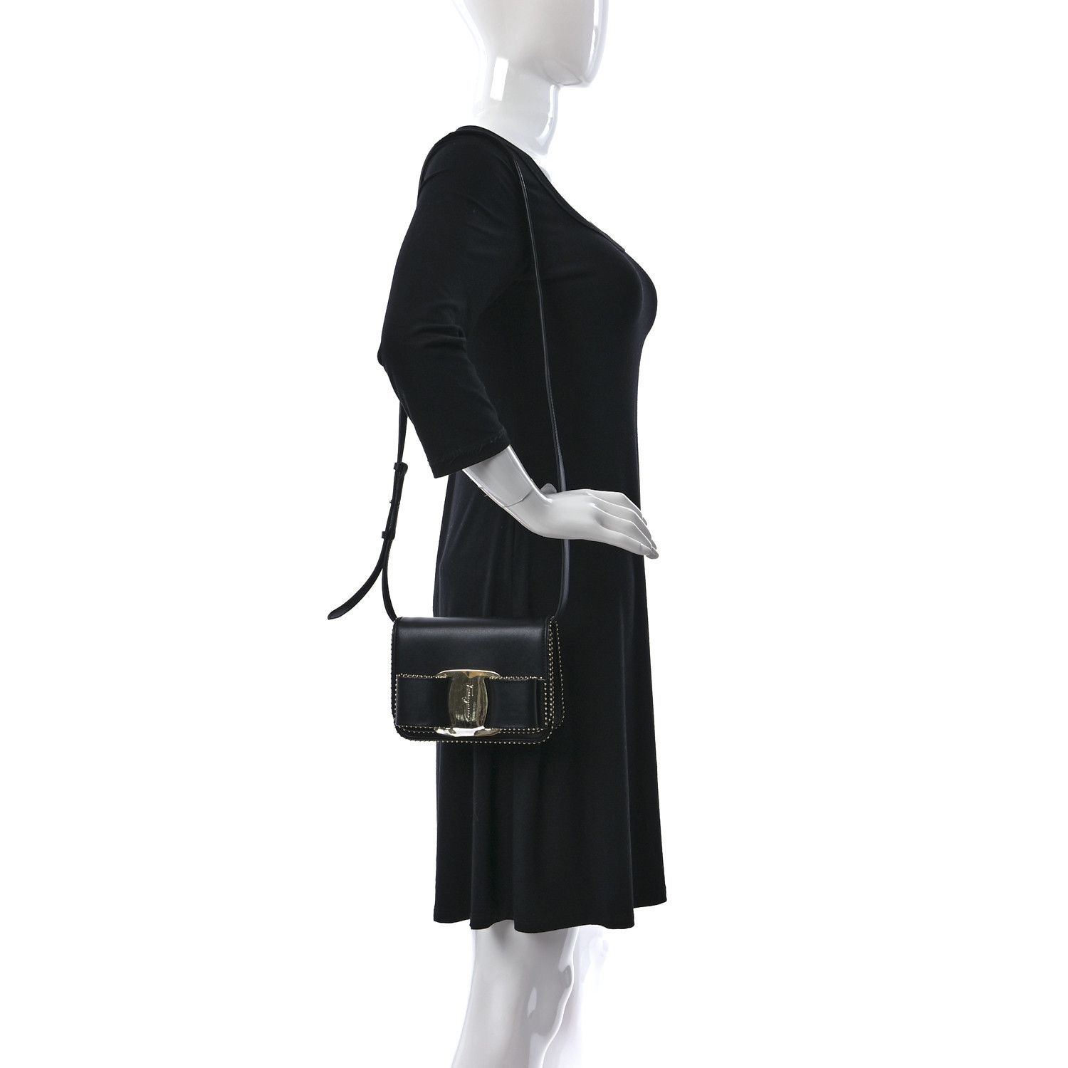 Salvatore Ferragamo o1s1rm0924 Size: OS / Vara Bow Crossbody Bag in Black Size ONE SIZE - 2 Thumbnail