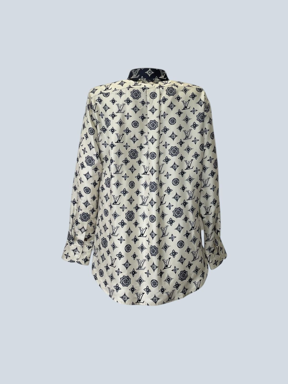 Louis Vuitton Louis Vuitton Monogram silk twill shirt, 38fr. Size S / US 4 / IT 40 - 5 Thumbnail