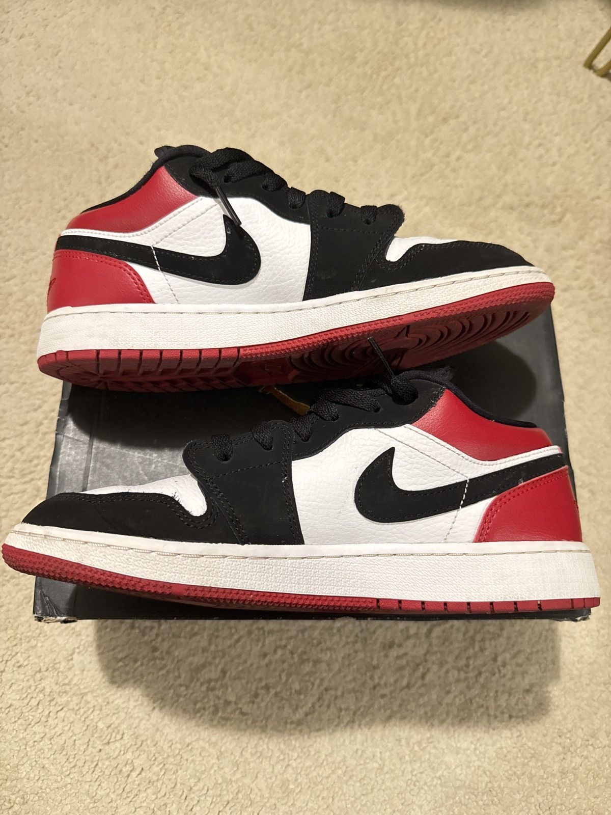 Jordan Brand Air Jordan 1 Low Black Toe Size US 6.5 / EU 39-40 - 3 Thumbnail