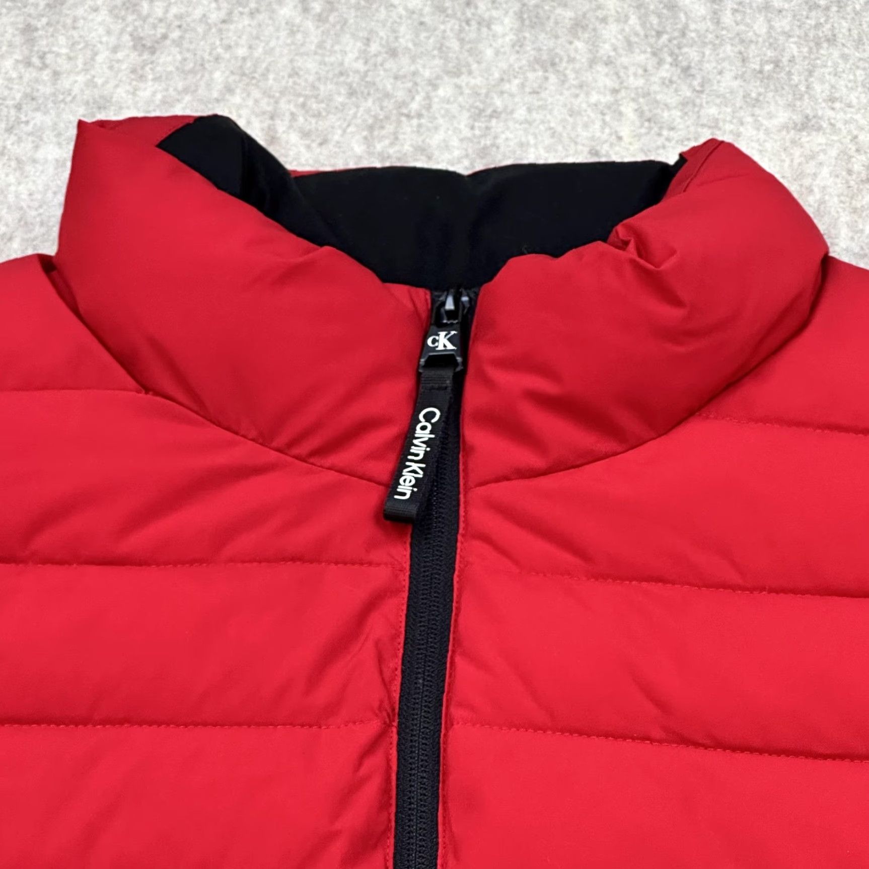 Calvin Klein Calvin Klein Vest Mens XL Red Puffer Quilted Full Zip Water Resistant Zip Pockets Logo Zipper Casual Travel Wind-Resistant CM355480 Size US XL / EU 56 / 4 - 2 Thumbnail