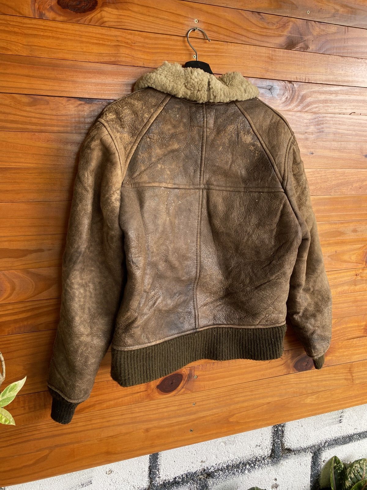 Avirex Vintage 80s AVIREX B-3 Shearling Flight Jacket | Distressed Size US S / EU 44-46 / 1 - 22 Thumbnail