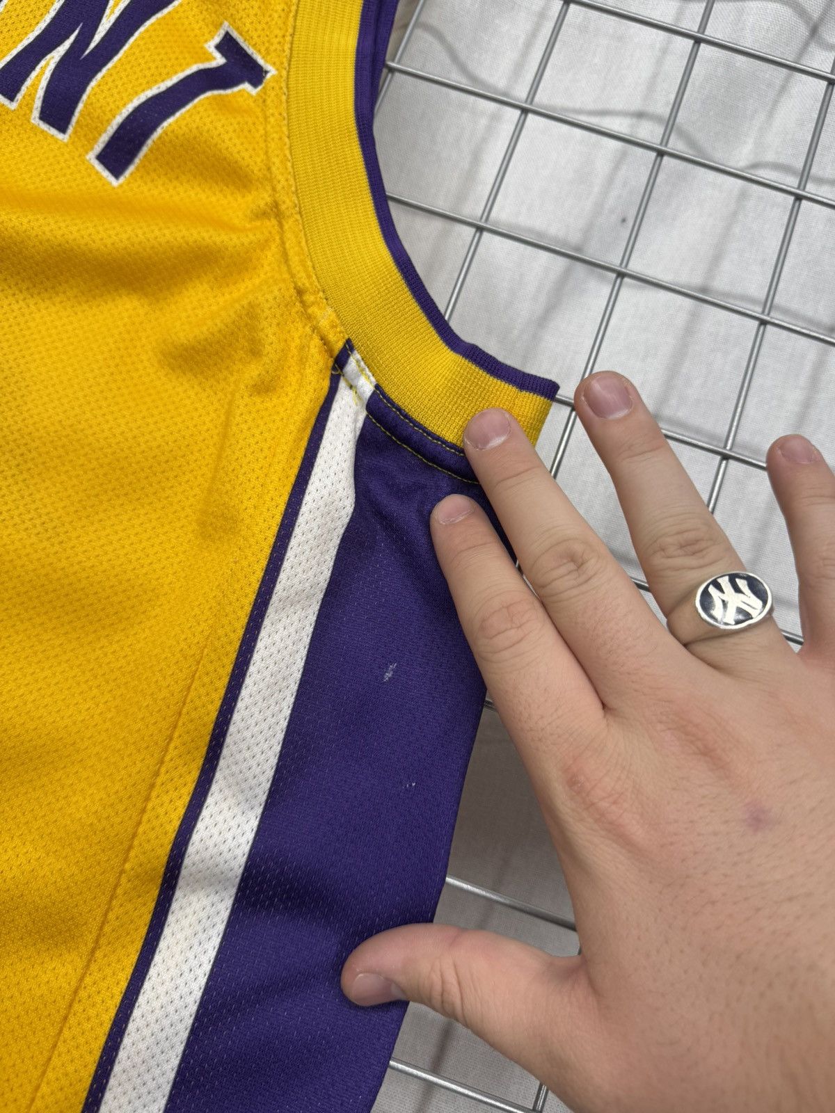 NBA Vintage Los Angeles Lakers #8 Kobe Bryant Jersey NBA Legend Size US M / EU 48-50 / 2 - 16 Thumbnail