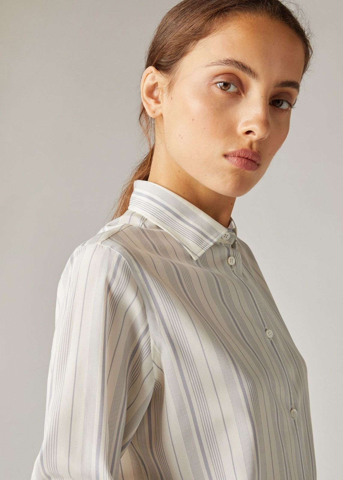 Loro Piana o1srvl11e0825 FAM9874 Iconic Shirt in White/Grey Size S / US 4 / IT 40 - 5 Thumbnail