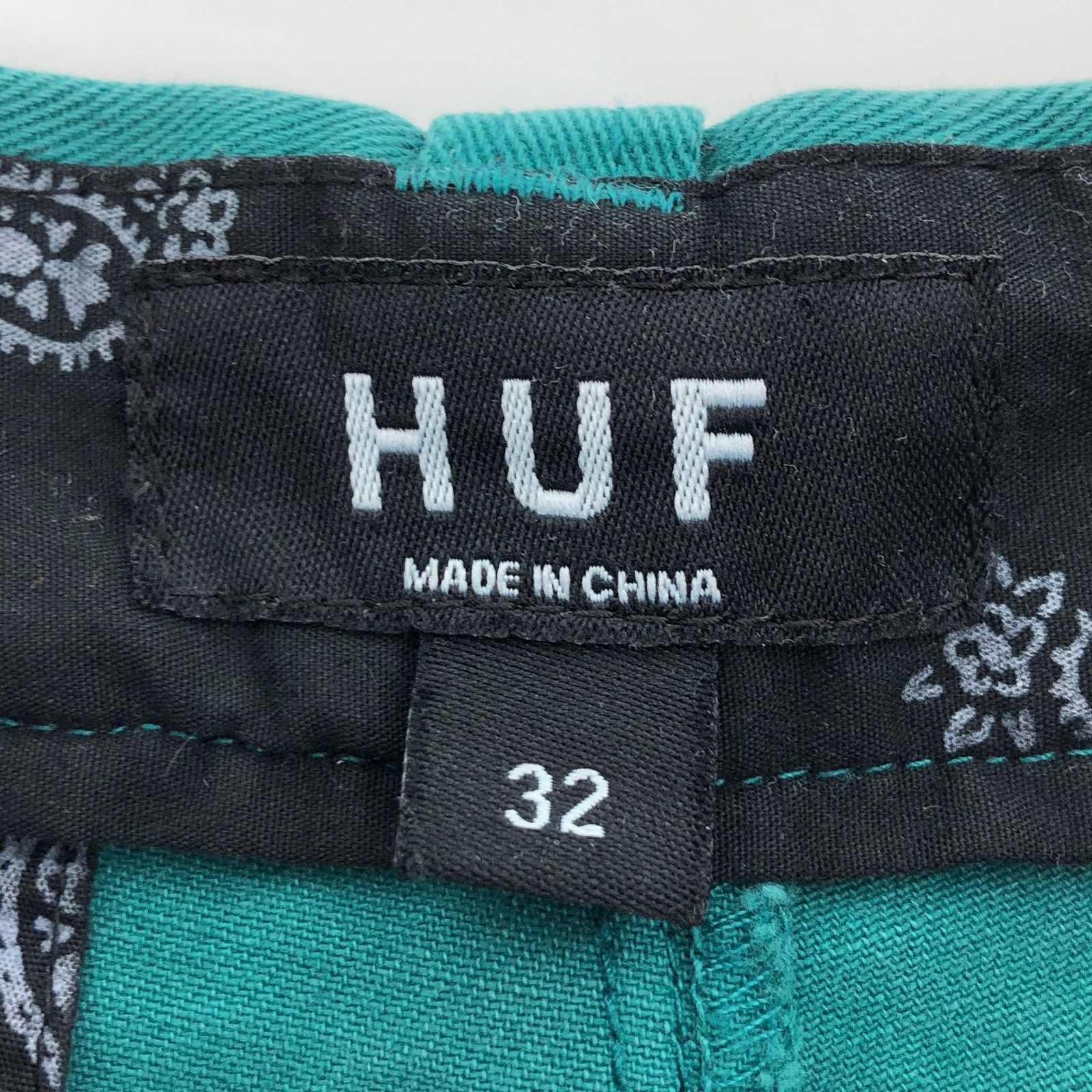 Huf Huf embroidered Leaf Chino Walk Short Size US 32 / EU 48 - 8 Thumbnail