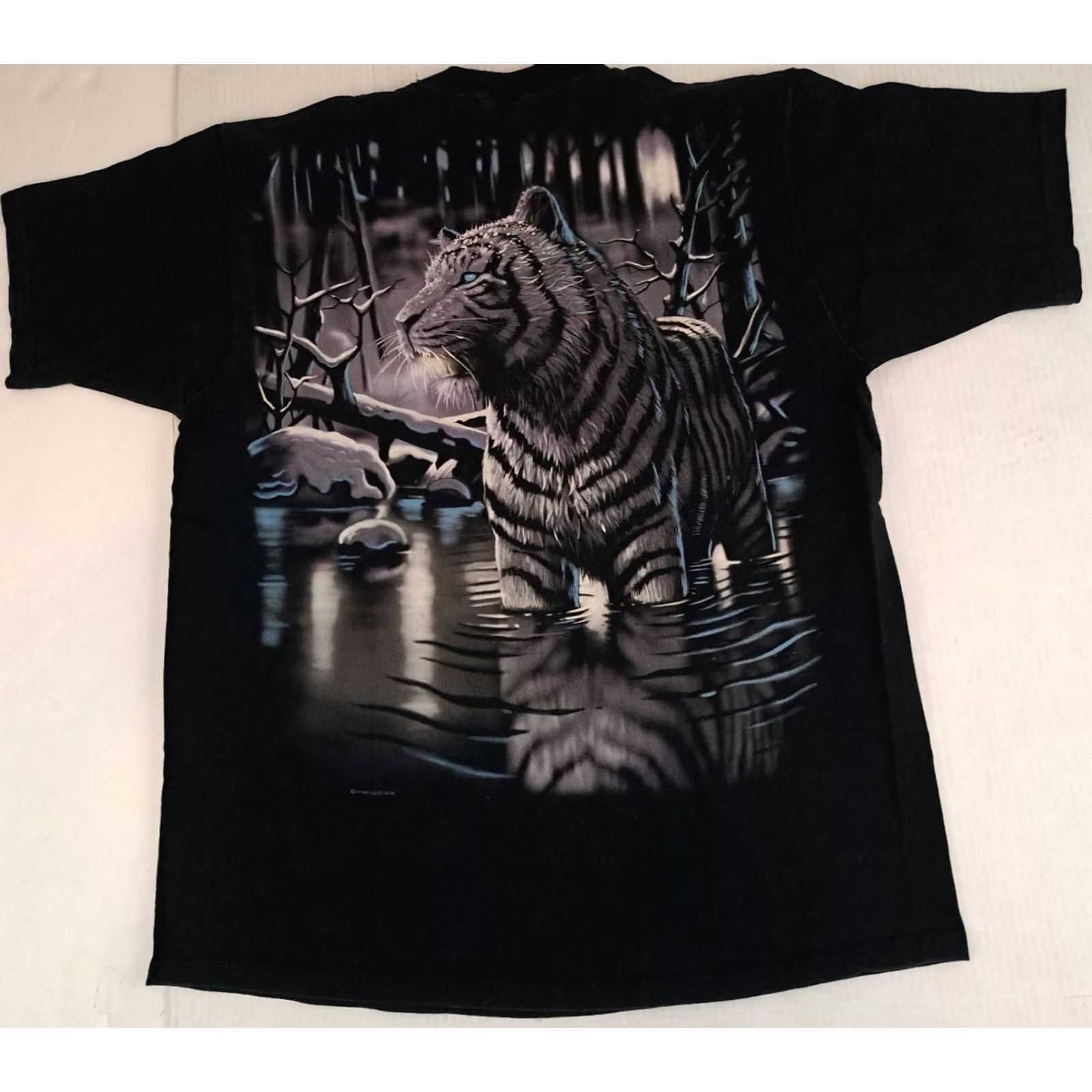 Liquid Blue VINTAGE Wildlife Snow Tiger Front & Back Print Liquid Blue USA Made T-Shirt XL Size US XL / EU 56 / 4 - 5 Thumbnail