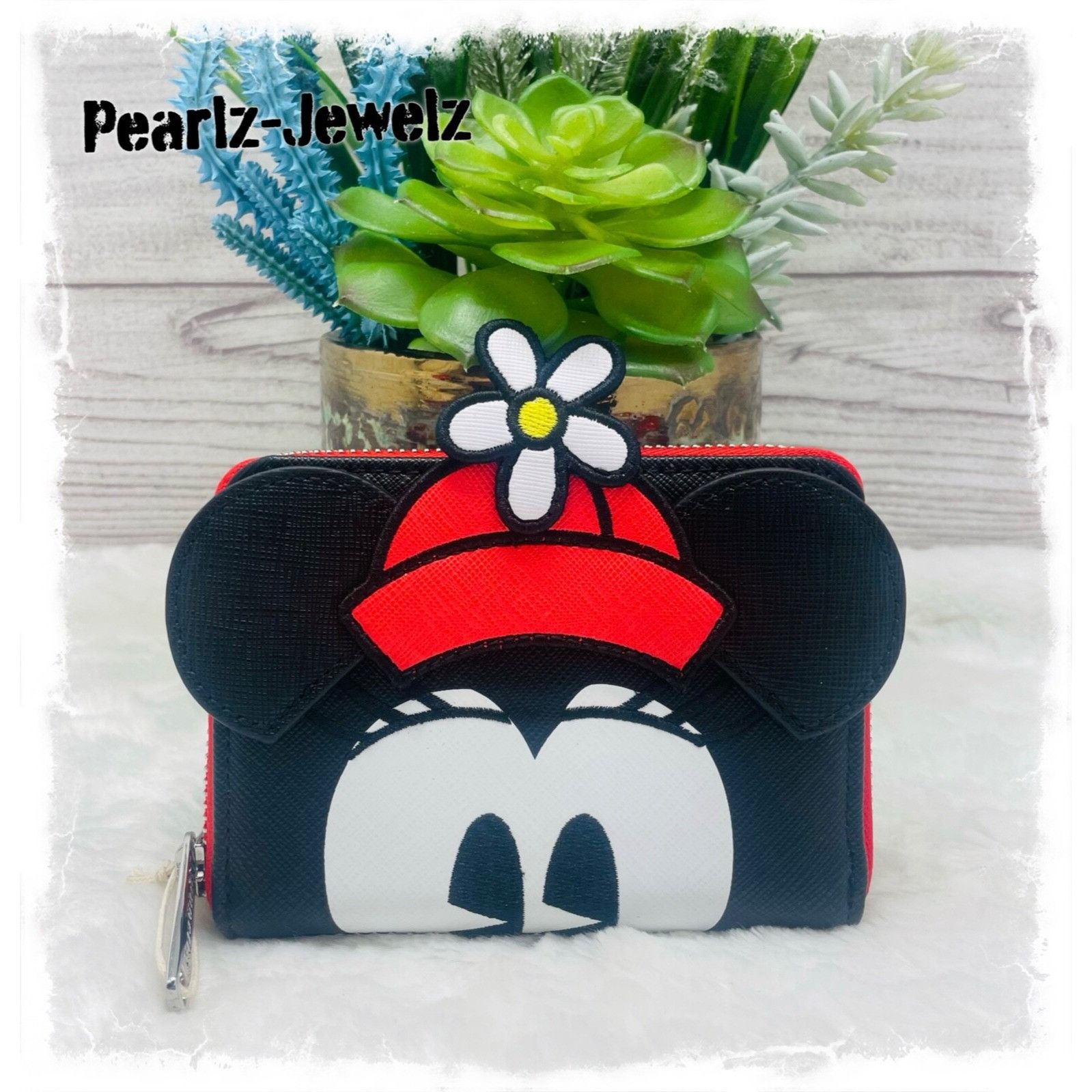 Disney Loungefly Disney Vintage Minnie Mouse Daisy in Hat Mini Zip Size ONE SIZE - 1 Thumbnail