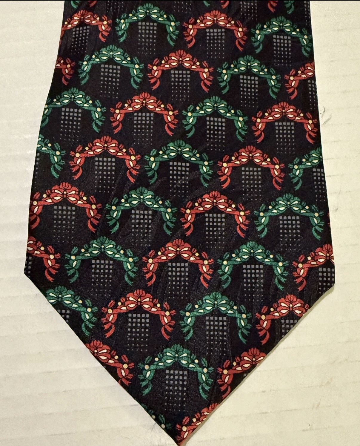 Lord & Taylor Lord & Taylor Men Black Red/Green Xmas Garland Silk Necktie Size ONE SIZE - 2 Thumbnail