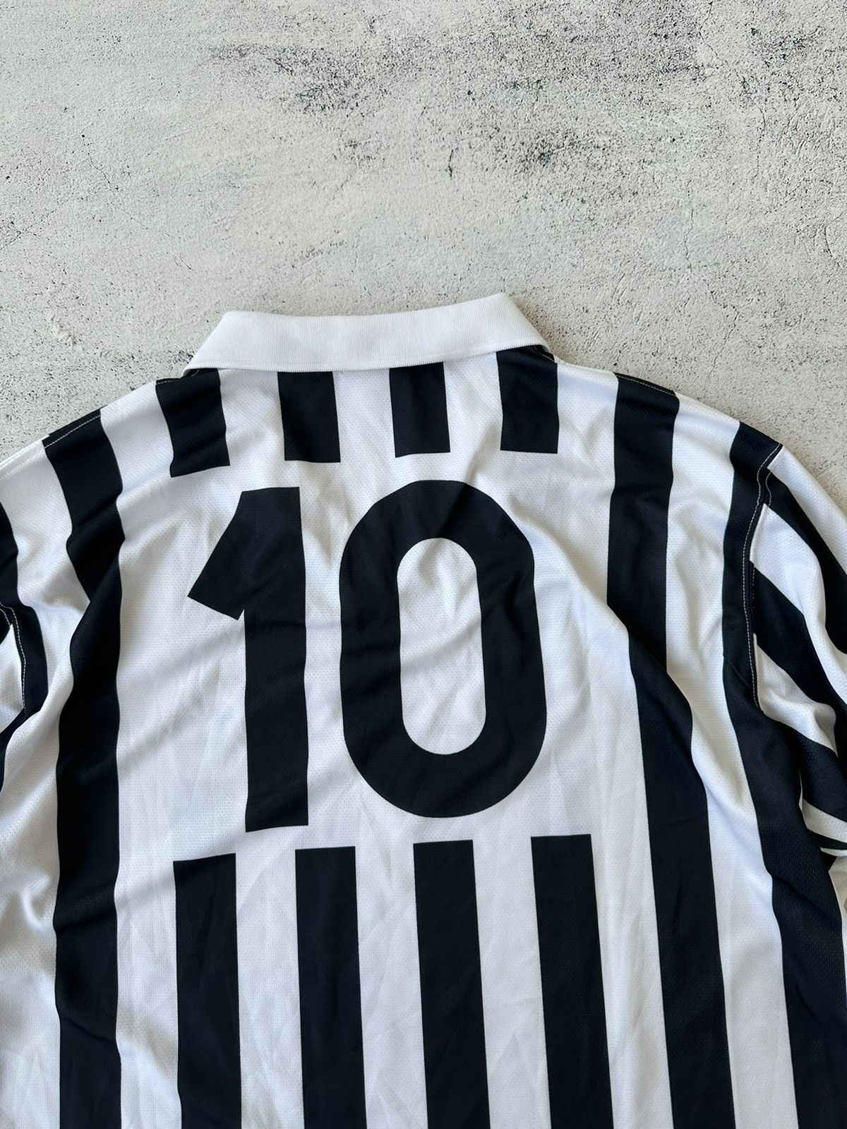 Other Lovers FC Long Sleeve Jersey like Juventus Size US XL / EU 56 / 4 - 11 Thumbnail