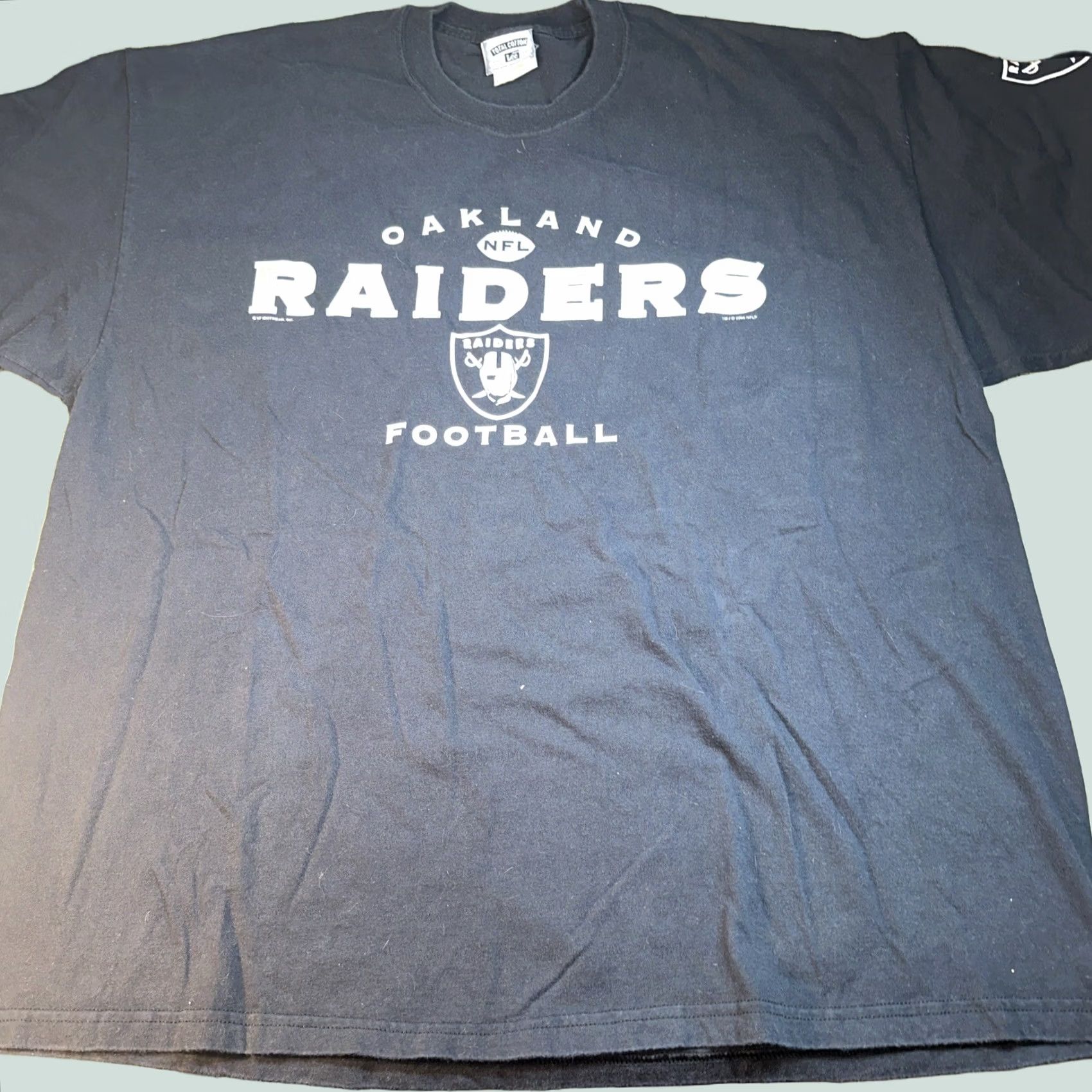 Lee VINTAGE Lee Oakland Raiders T-Shirt 2XL Black Mens Graphic Tee NFL Sportswear/Beach 1990s Size US XXL / EU 58 / 5 - 1 Thumbnail