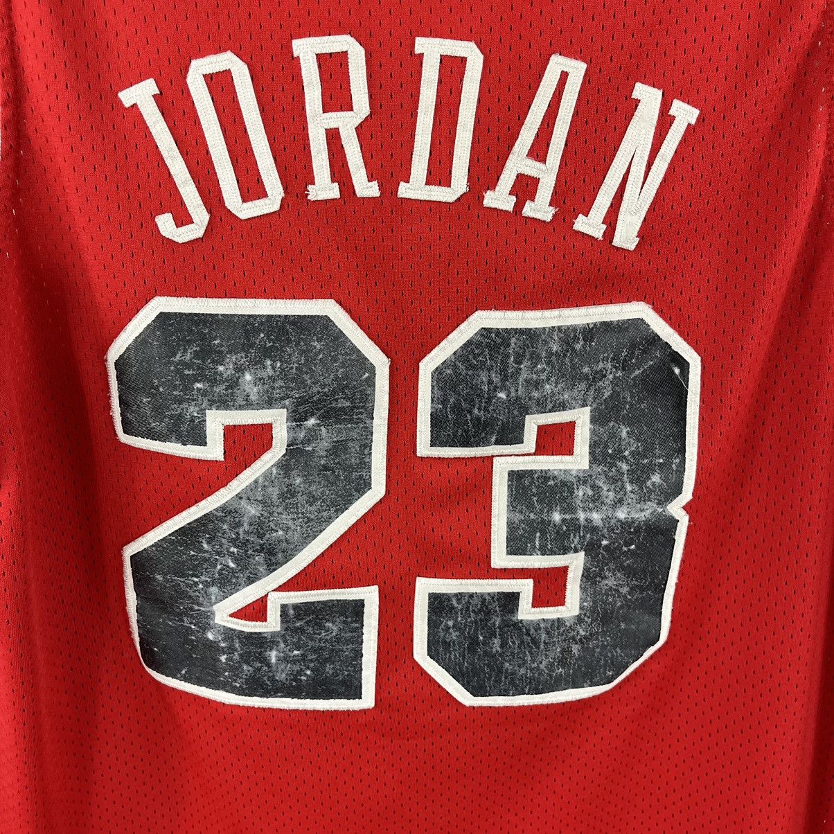 NBA × Nike Vintage Nike NBA Chicago Bulls #23 Jordan Red Size M Size US M / EU 48-50 / 2 - 8 Thumbnail